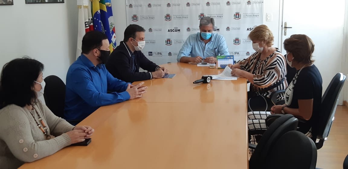 Imagem 2 da notícia: Câmara e Prefeitura firmam convênio para transmissão de videoaulas para alunos da rede municipal de Educação