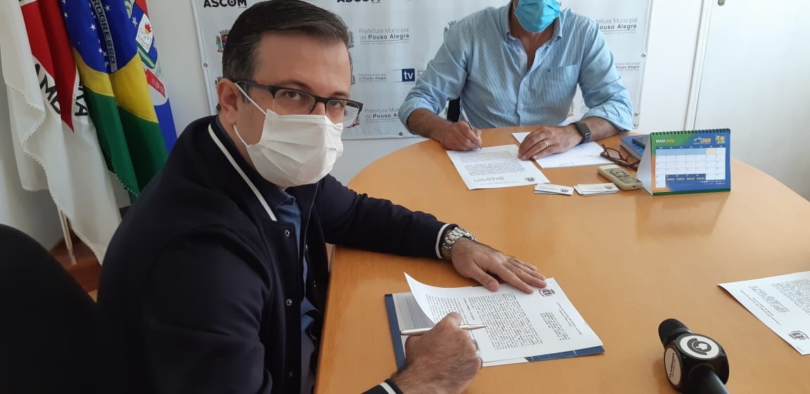 Imagem 3 da notícia: Câmara e Prefeitura firmam convênio para transmissão de videoaulas para alunos da rede municipal de Educação