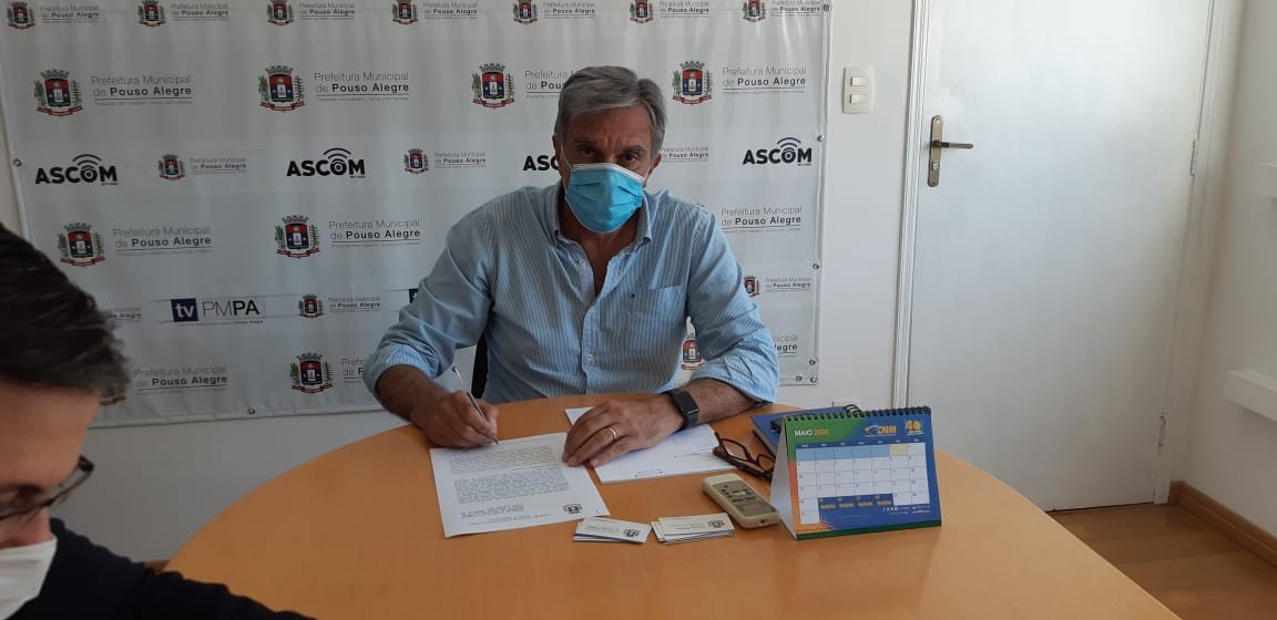 Imagem 4 da notícia: Câmara e Prefeitura firmam convênio para transmissão de videoaulas para alunos da rede municipal de Educação