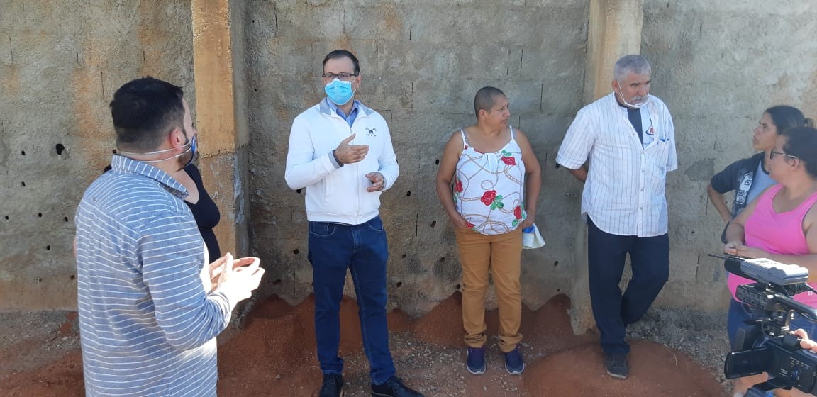 Imagem 3 da notícia: Vereadores fiscalizam o bairro Jardim Redentor