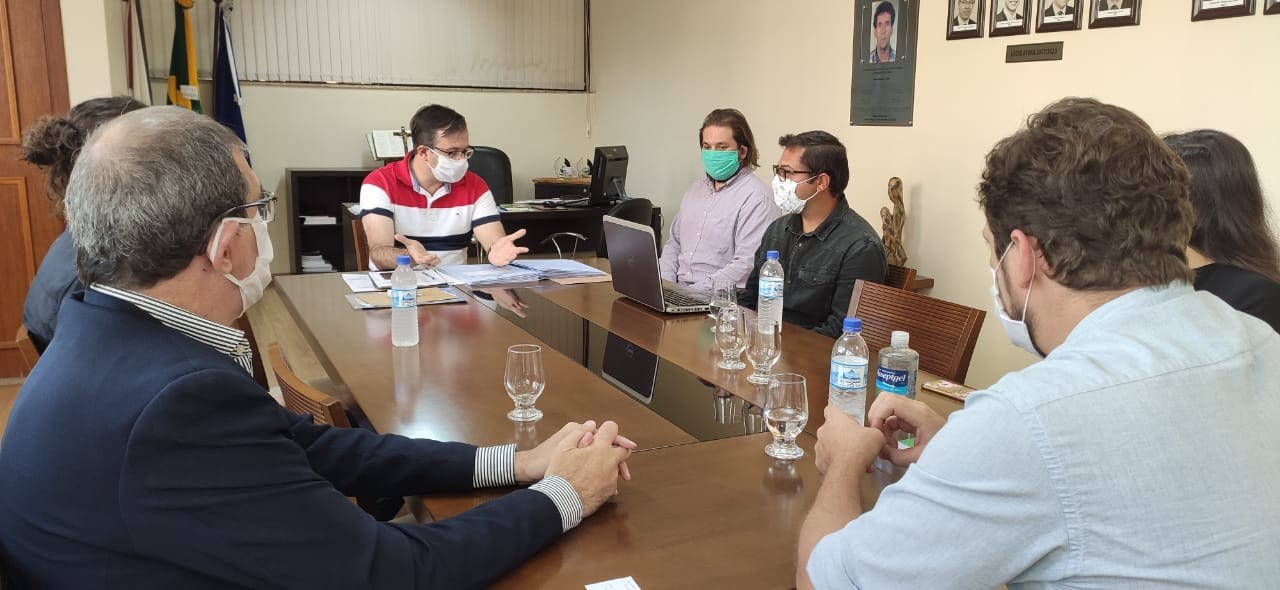 Imagem 1 da notícia: Parceria realizada na Câmara vai possibilitar diagnóstico de arborização da cidade e confeccionar diagnóstico para consulta