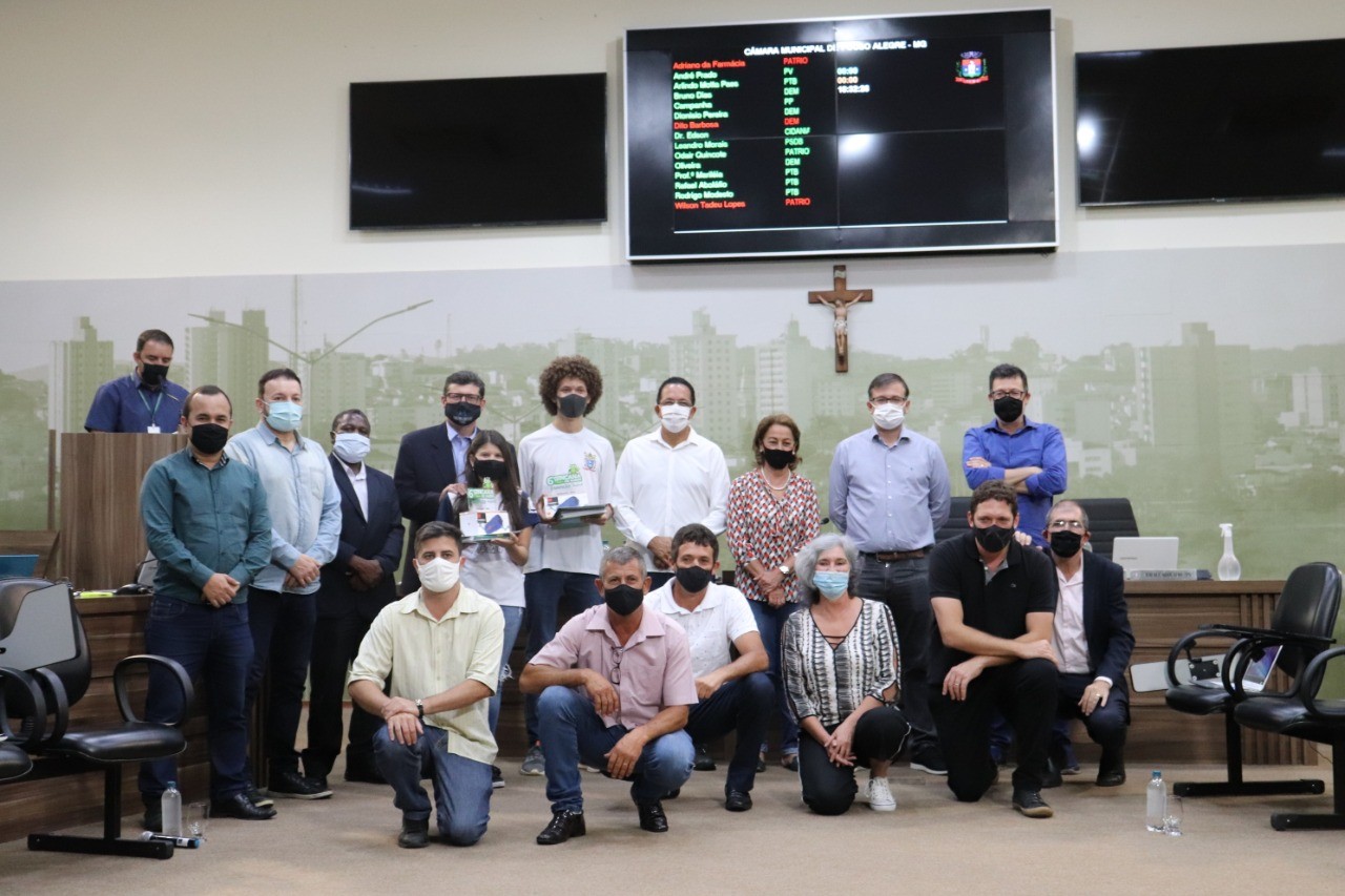 Imagem 1 da notícia: ENTREGA DOS PRÊMIOS AOS VENCEDORES DA GINCANA DO SABER!