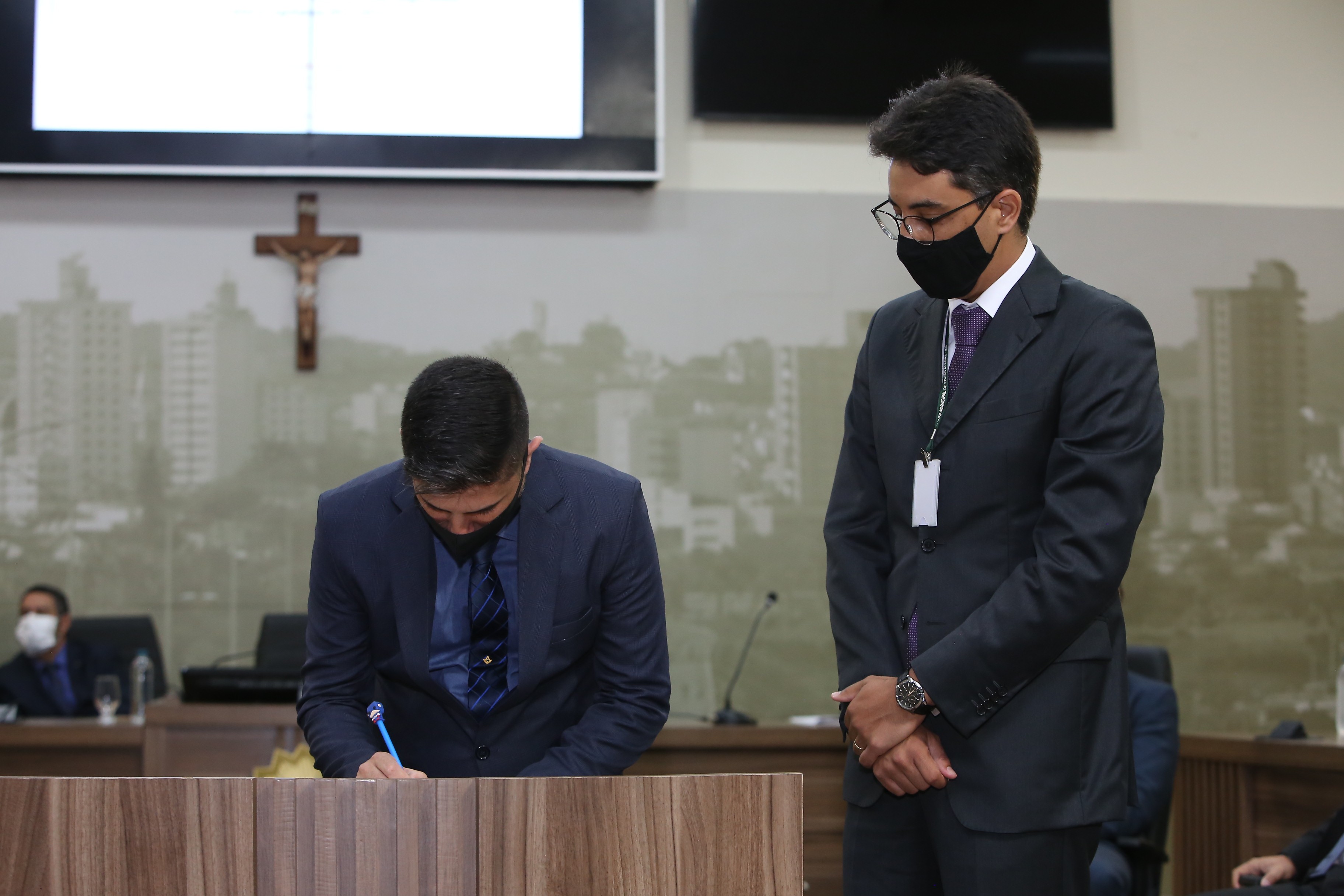 Imagem 3 da notícia: Vereadores,  Prefeito e Vice-Prefeito tomam posse em Sessão Solene