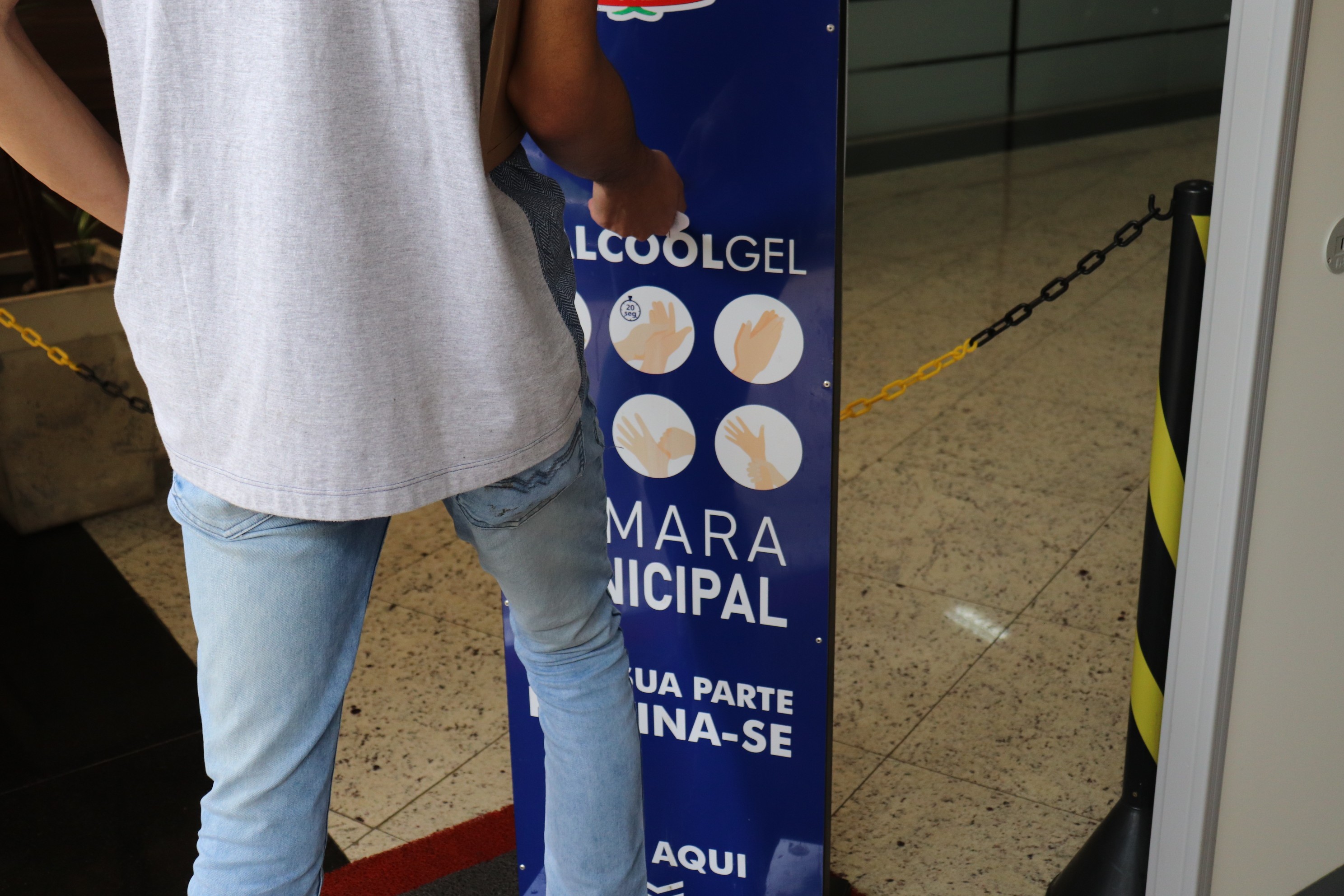 Imagem 2 da notícia: Processo seletivo realizado no CAC atrai cerca de 600 pessoas, com todo protocolo de segurança