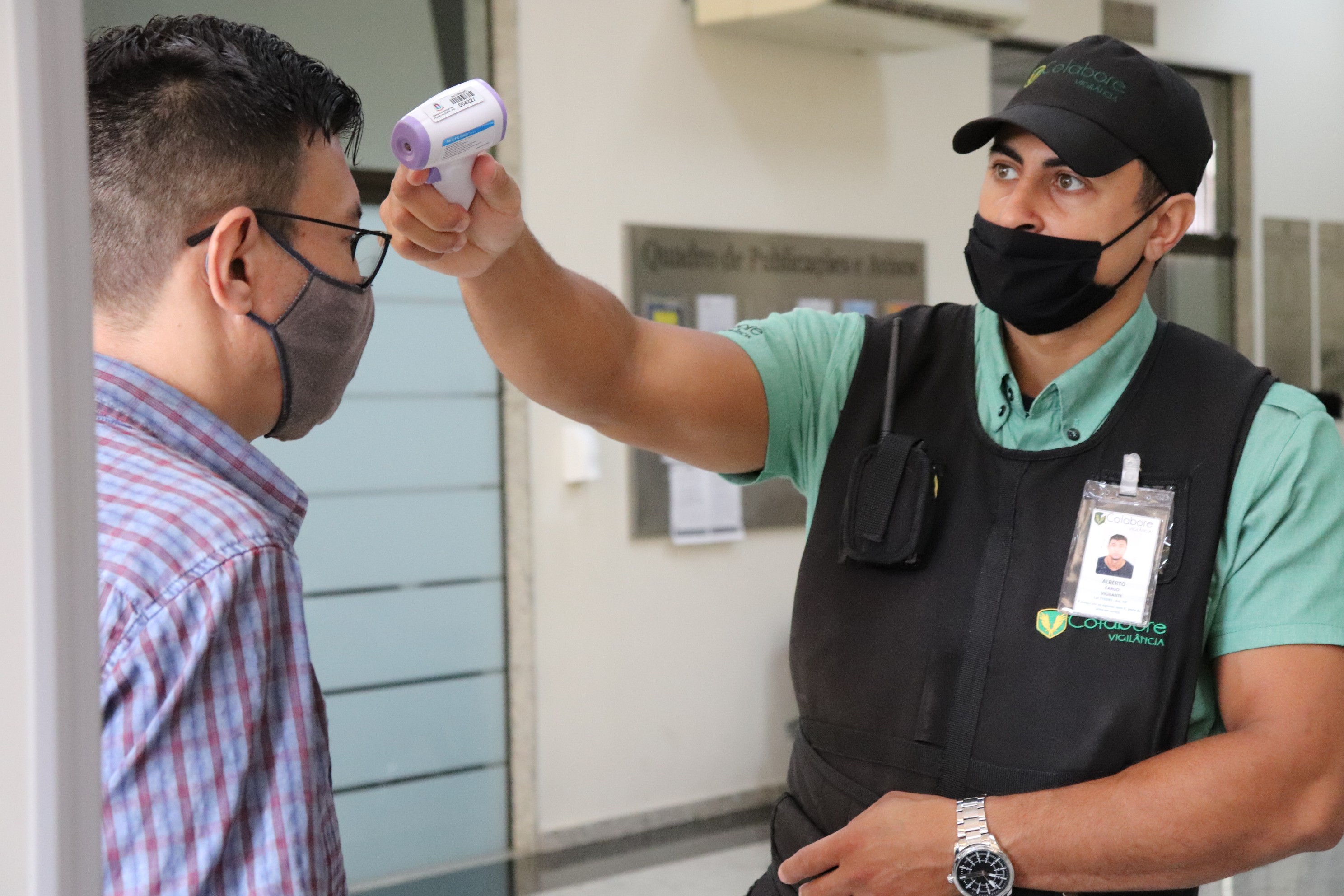 Imagem 3 da notícia: Processo seletivo realizado no CAC atrai cerca de 600 pessoas, com todo protocolo de segurança