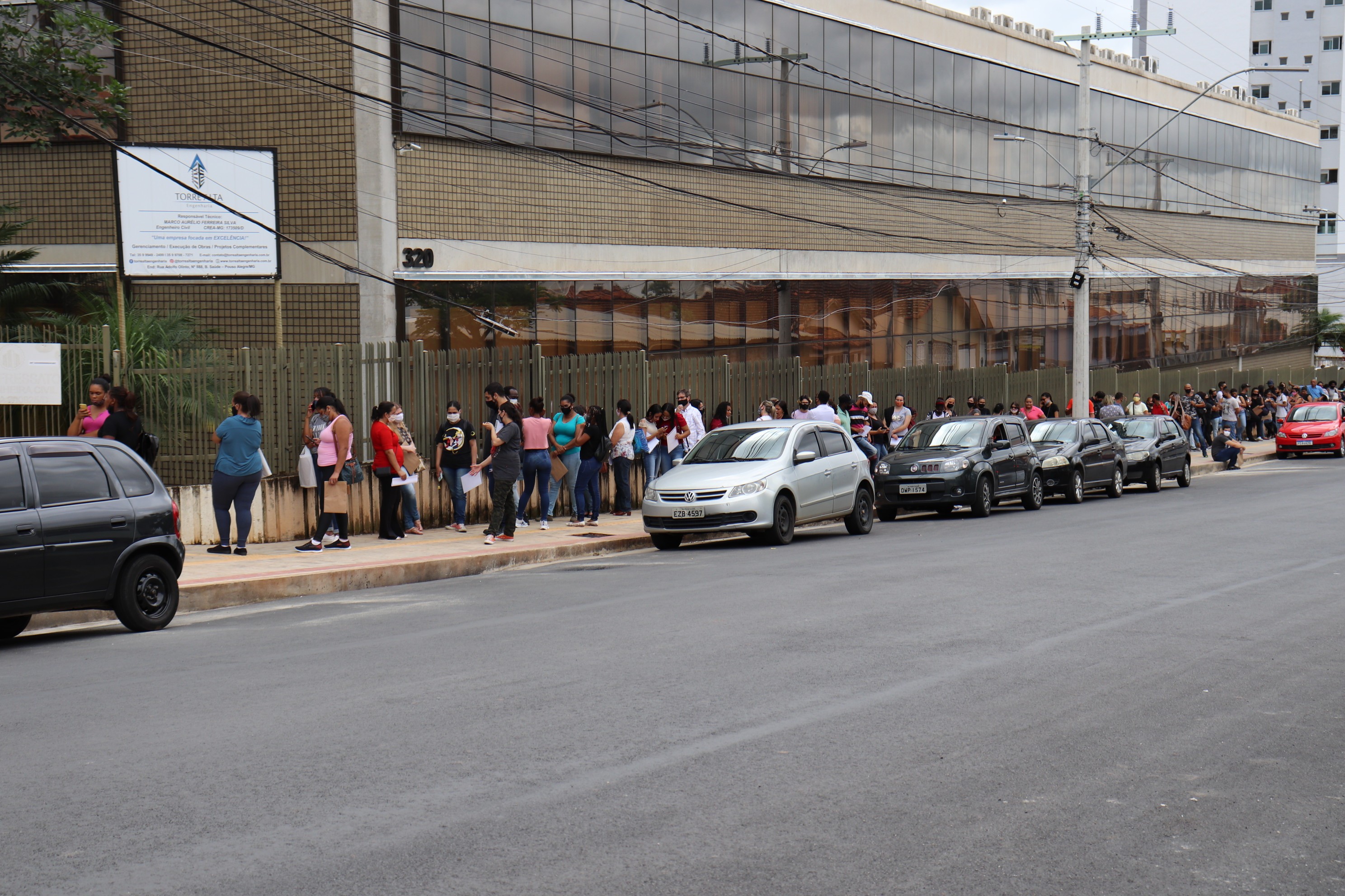 Imagem 4 da notícia: Processo seletivo realizado no CAC atrai cerca de 600 pessoas, com todo protocolo de segurança