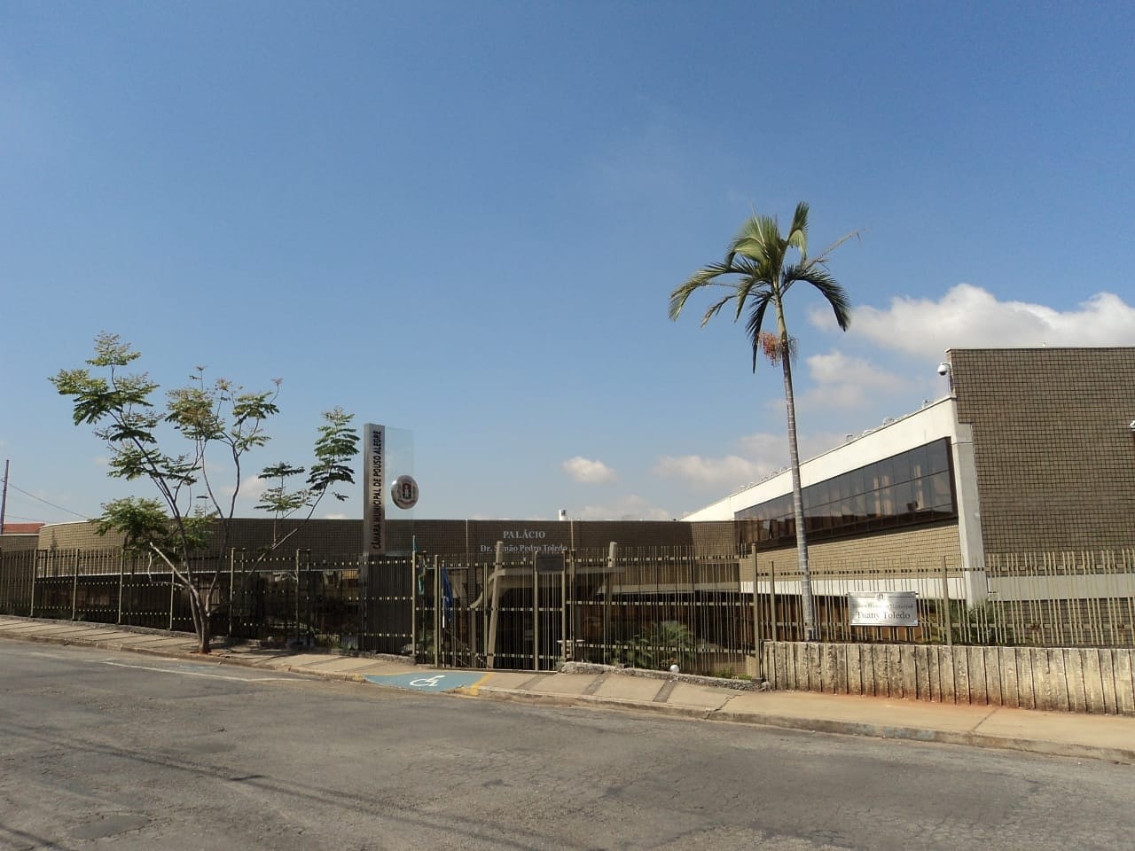 Imagem 1 da notícia: Apesar de fechada ao público, Câmara de Pouso Alegre garante atendimento durante decreto