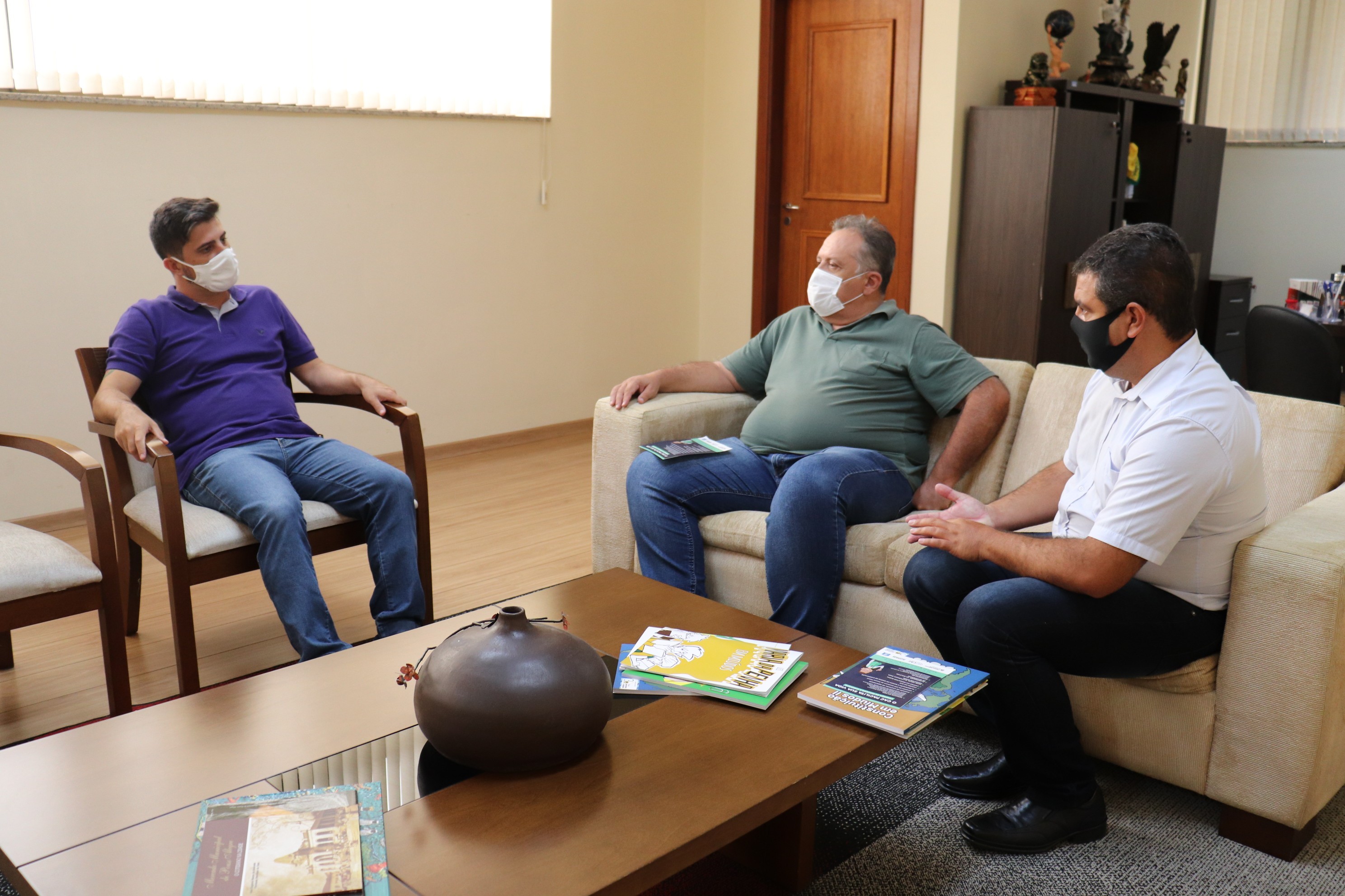 Imagem 1 da notícia: Representantes do Poder Legislativo da cidade de Campanha visitam a Câmara de Pouso Alegre