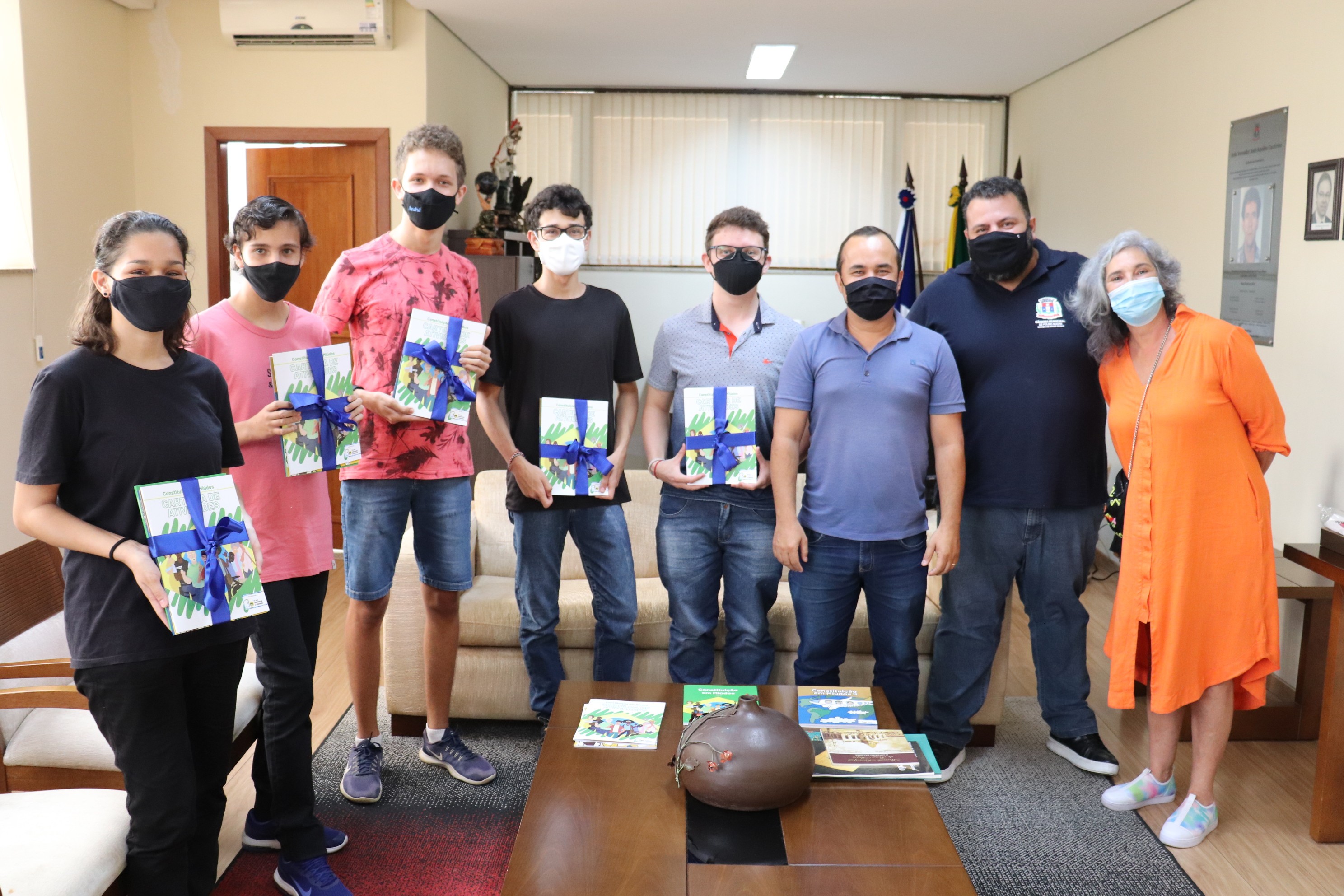 Imagem 1 da notícia: Escola do Legislativo entrega premiação aos vencedores do Desafio Legislativo