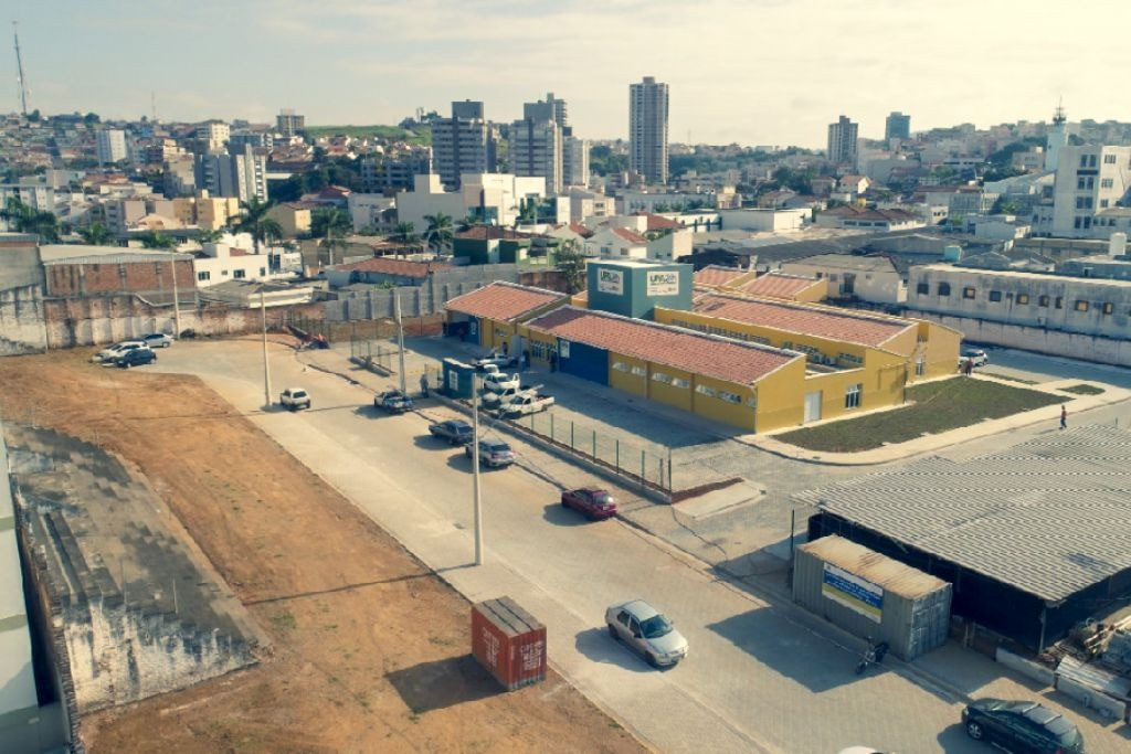 Imagem 1 da notícia: Após trabalho realizado pela Câmara de vereadores, entorno da UPA e Hospital Regional passarão por dedetização sem custo para o município