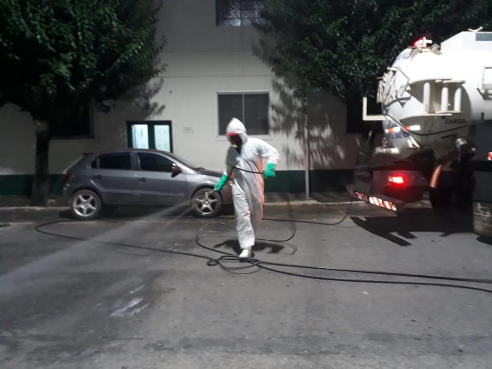 Imagem 1 da notícia: Covid-19: ação da Câmara contribui na dedetização de espaços públicos