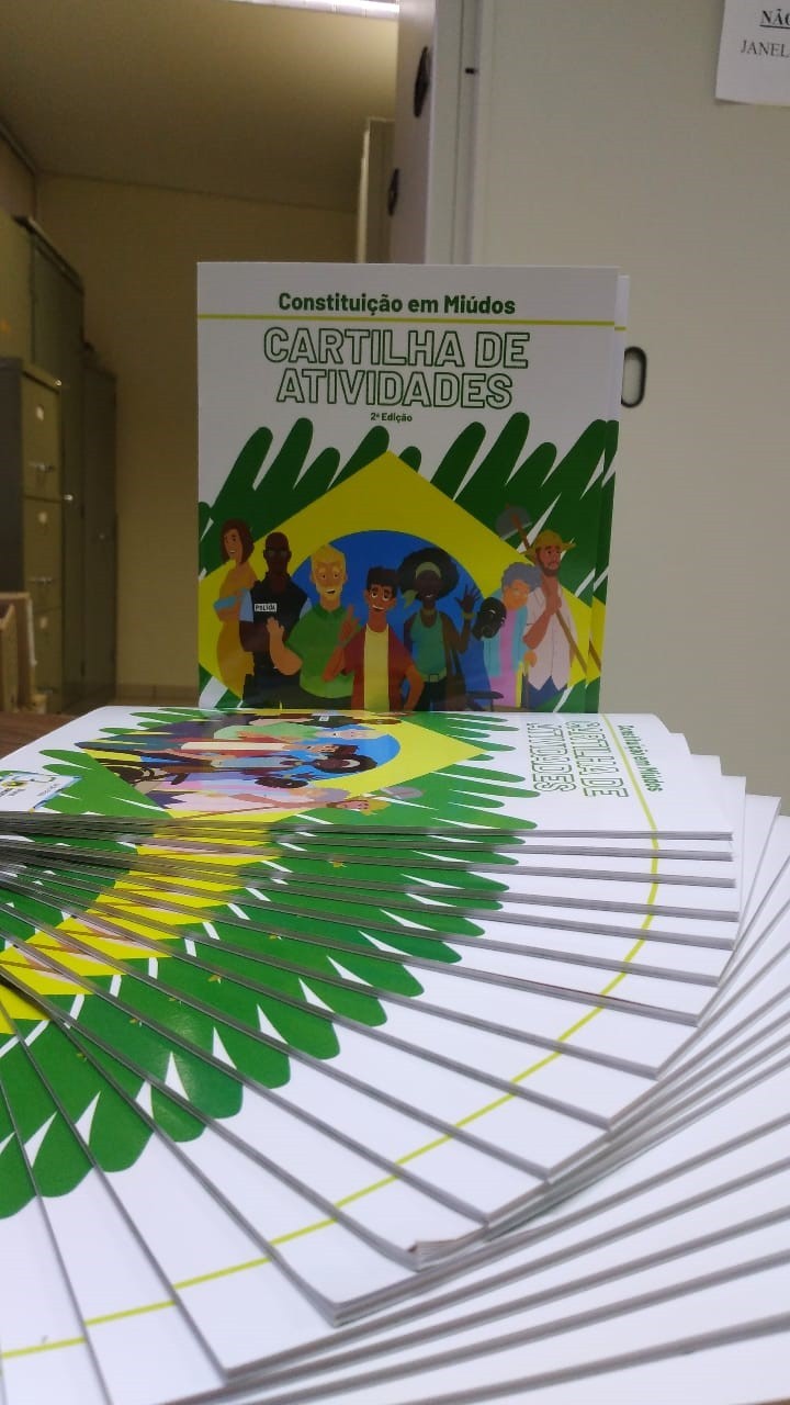 Imagem 2 da notícia: Câmara recebe 2000 exemplares da Coleção Em Miúdos