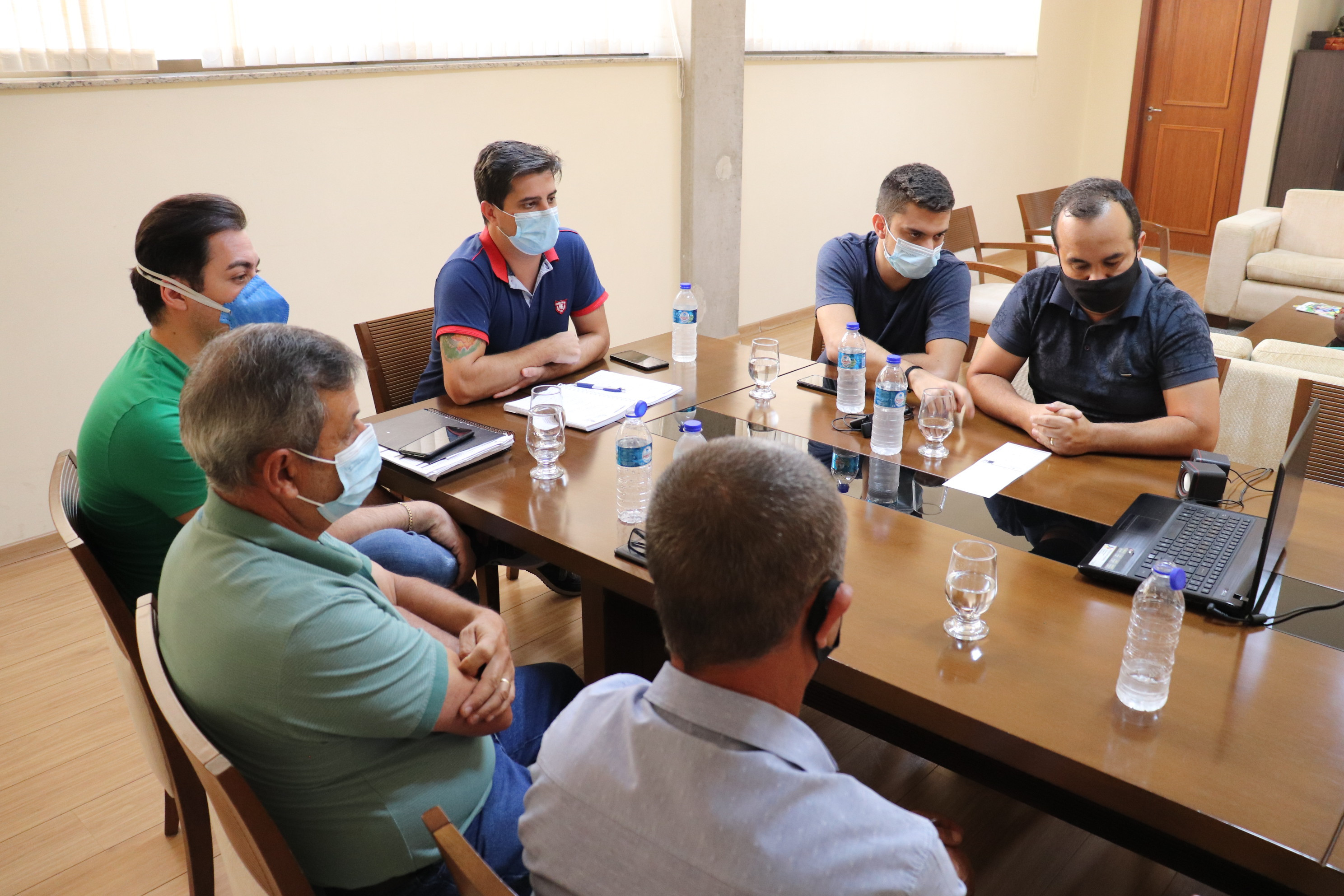 Imagem 1 da notícia: Covid-19: Vereadores buscam soluções para enfrentar a crise