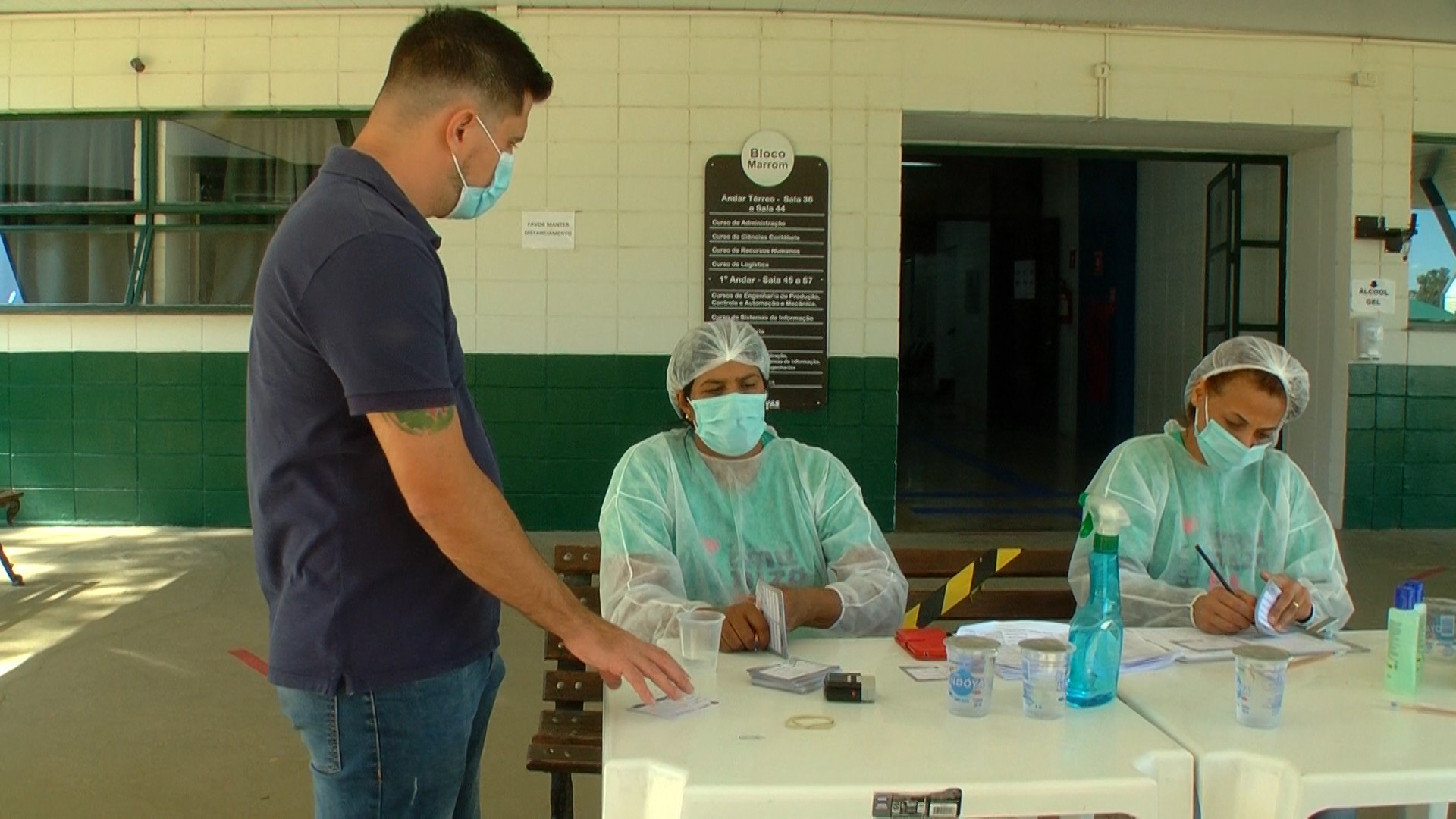 Imagem 1 da notícia: Pit stop para 64 anos vai até às 16h desta sexta.