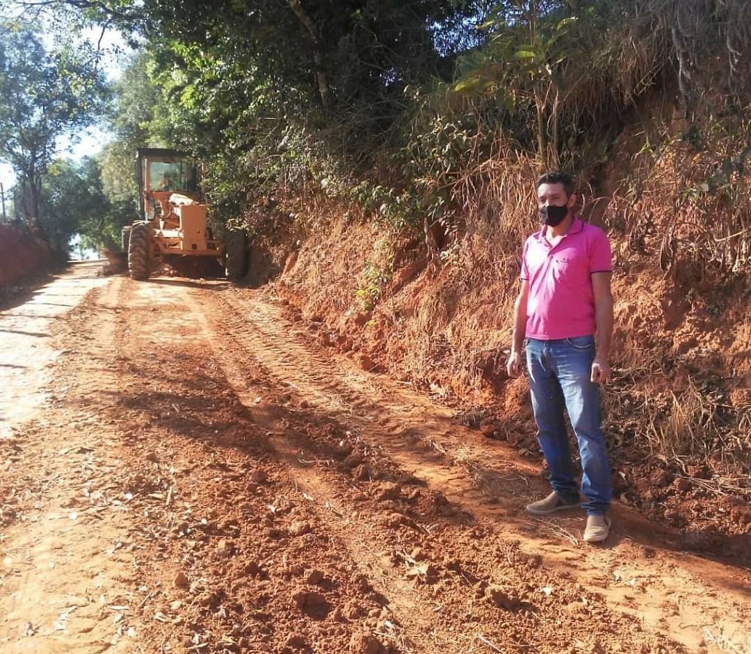 Imagem 1 da notícia: Estrada do Canta Galo passa por manutenção após indicação de vereador