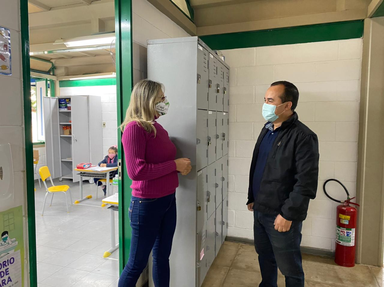 Imagem 2 da notícia: Vereador fiscaliza retorno das aulas presencias no município