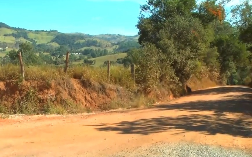 Imagem 1 da notícia: Projeto de Lei nomeia Estrada do Sertãozinho como Estrada Oliveiro Cândido de Faria