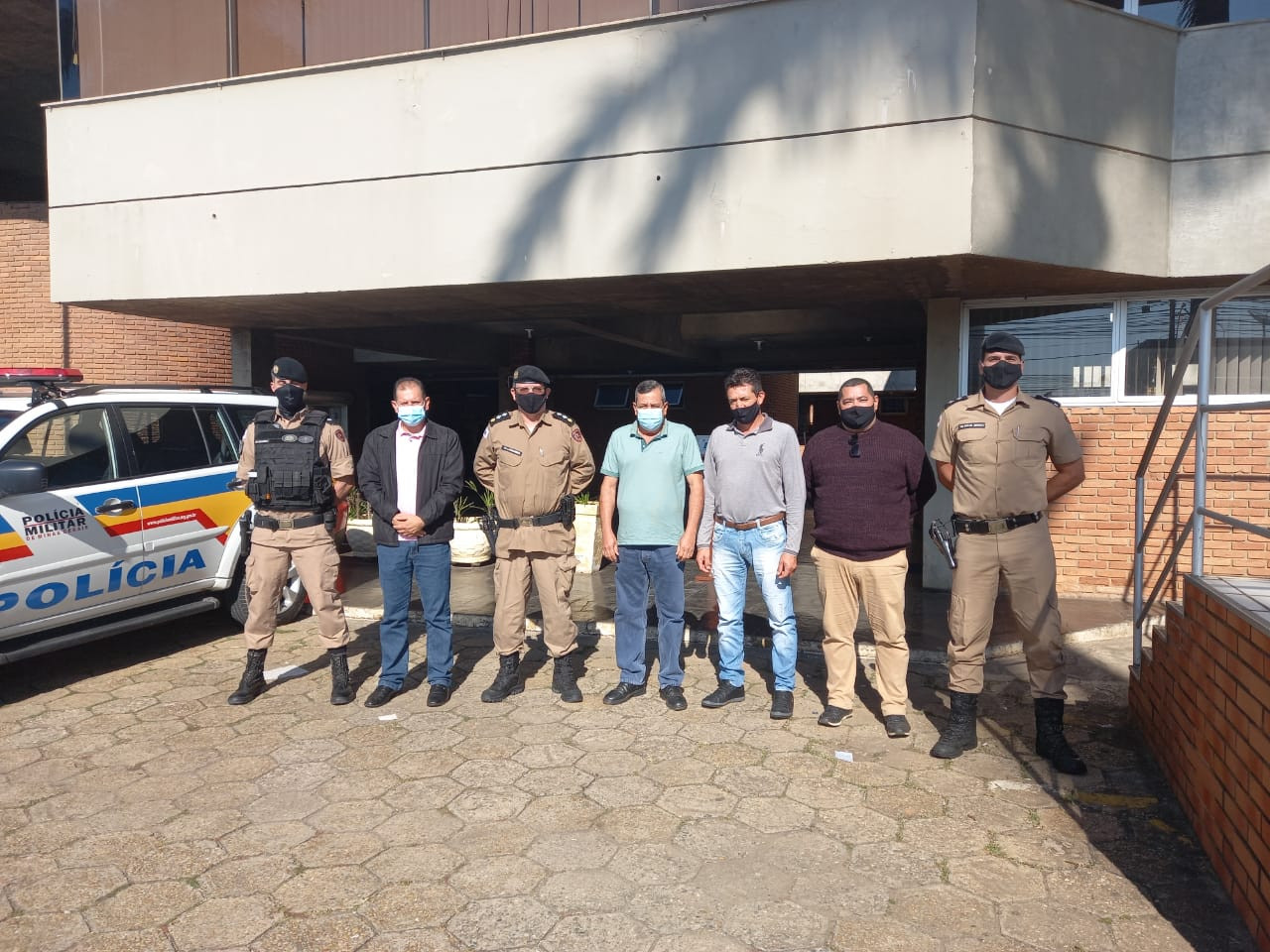 Imagem 1 da notícia: Vereadores se reúnem com a PM para tratar sobre patrulhamento rural