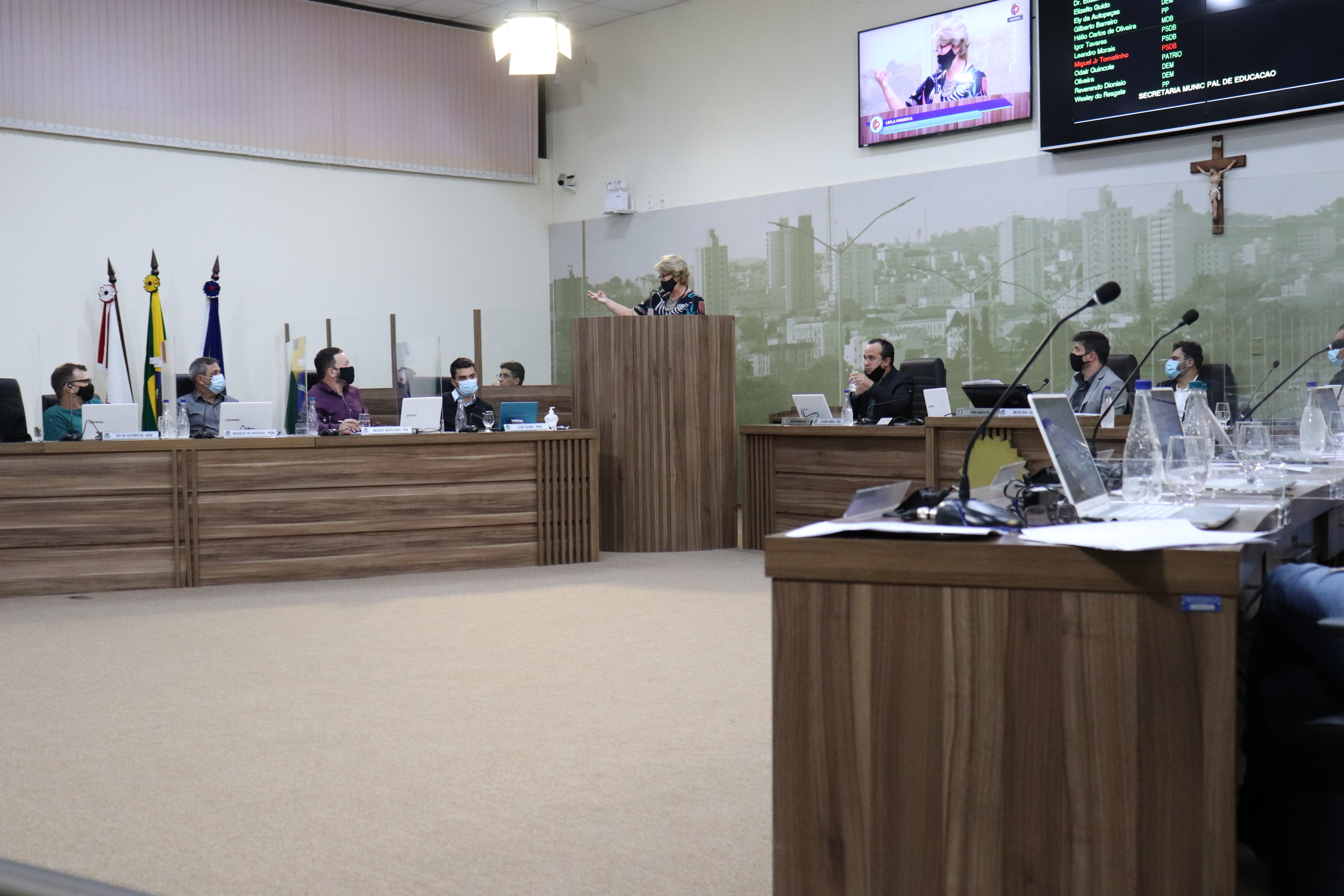 Imagem 1 da notícia: "É preciso encontrar um equilíbrio entre Saúde e Educação" destaca Secretária durante pronunciamento na Câmara de vereadores