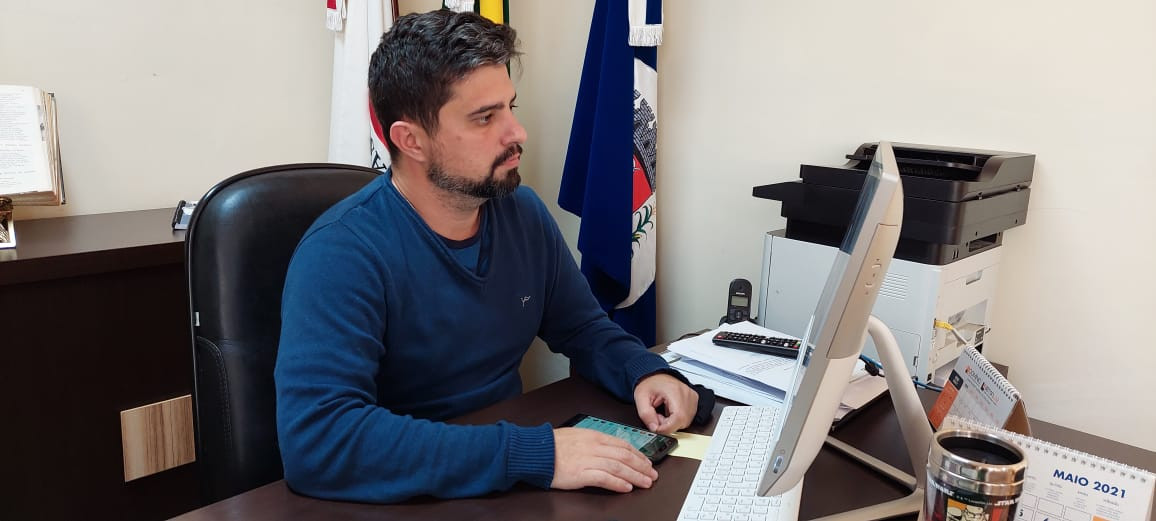 Imagem 3 da notícia: "É preciso encontrar um equilíbrio entre Saúde e Educação" destaca Secretária durante pronunciamento na Câmara de vereadores