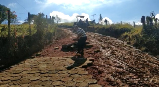 Imagem 1 da notícia: Indicações parlamentares levam melhorias para a zona rural