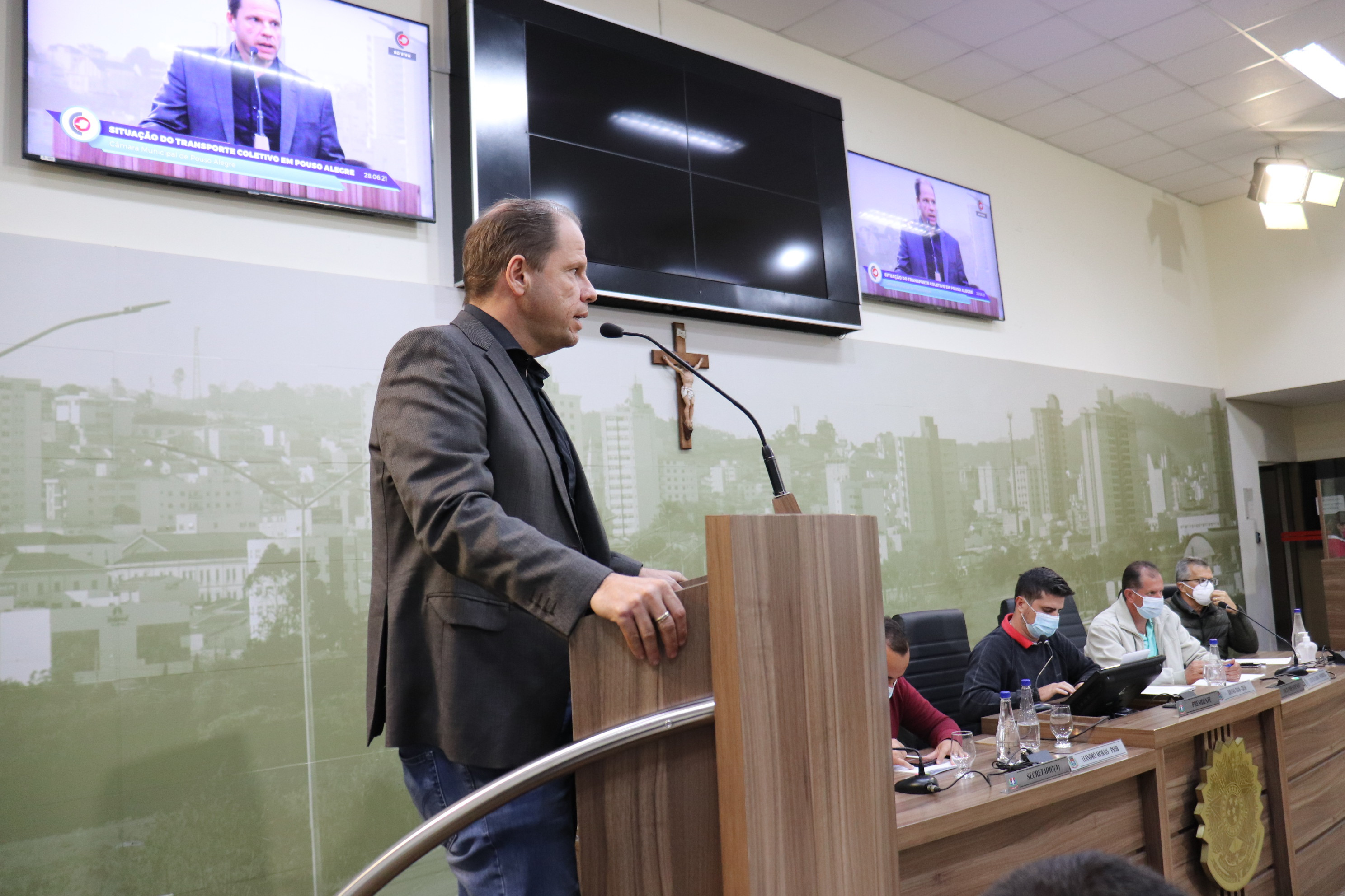 Imagem 1 da notícia: Reivindicações feitas na Câmara são atendidas em reunião entre Prefeitura e Expresso Planalto