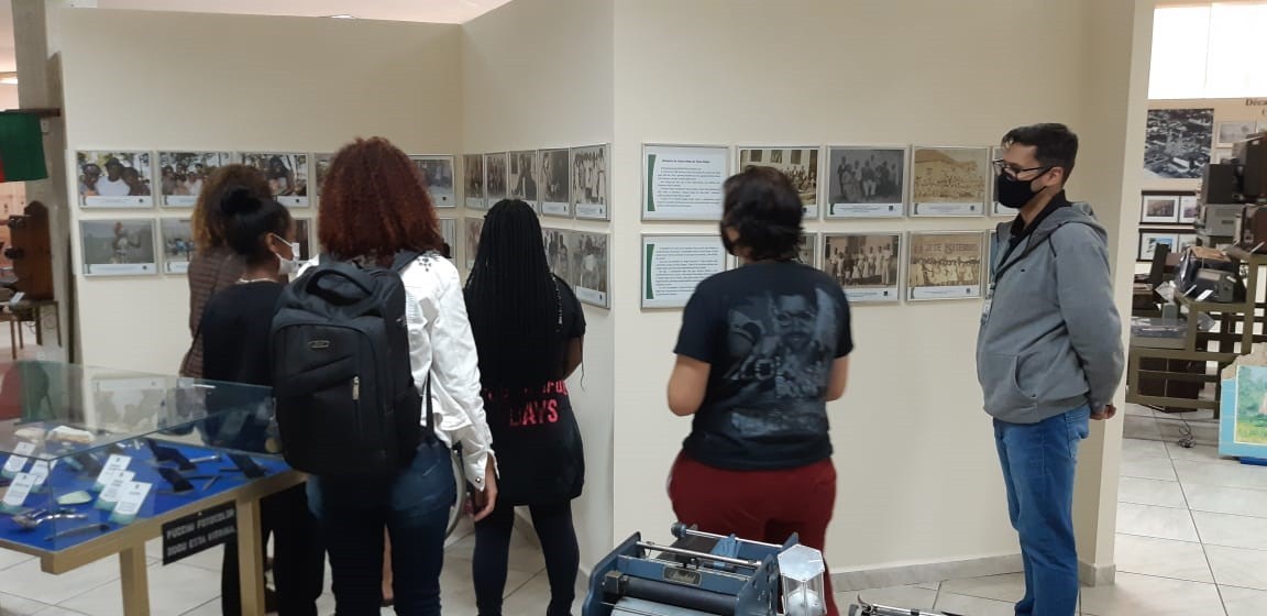 Imagem 1 da notícia: Museu Tuany Toledo recebe visita guiada