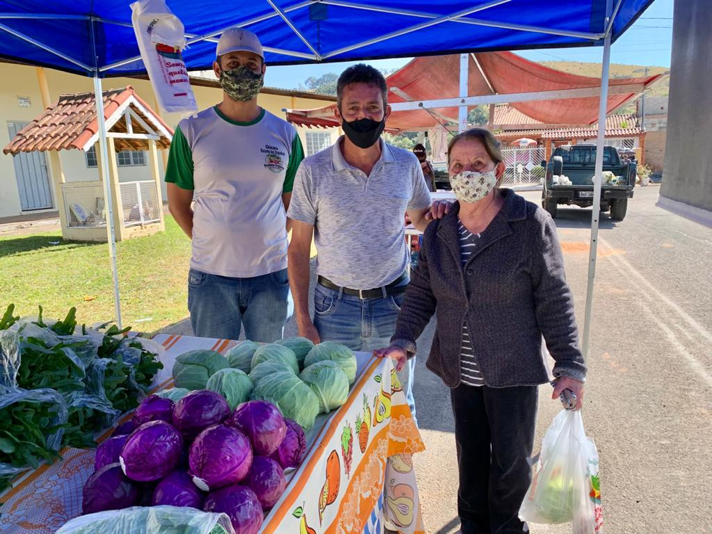 Imagem 2 da notícia: Moradores da região do Santa Edwiges agora contam com feira livre aos sábados