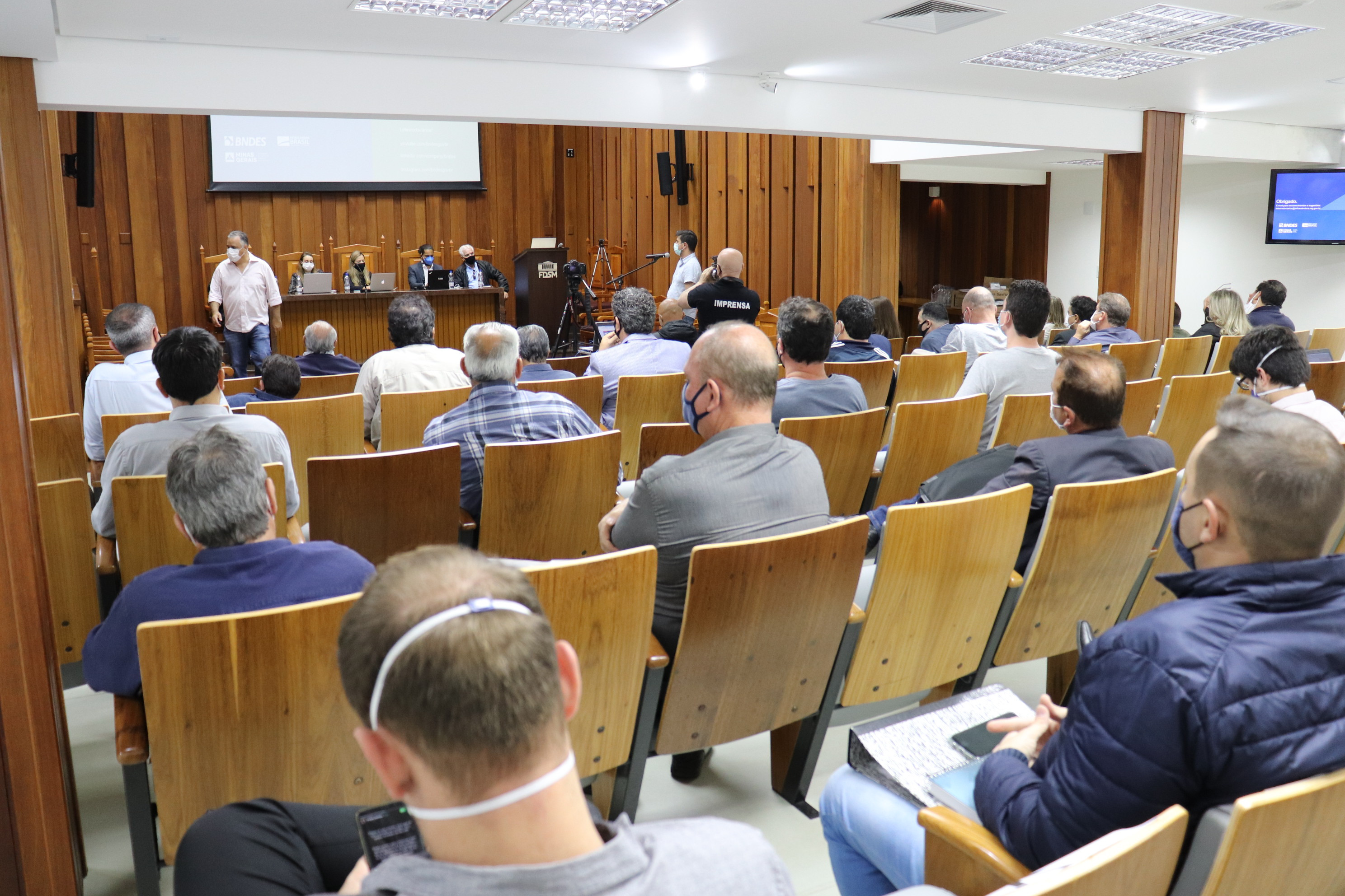 Imagem 1 da notícia: Presidente da Câmara participa de Audiência para discutir a concessão de rodovias na região Sul de Minas