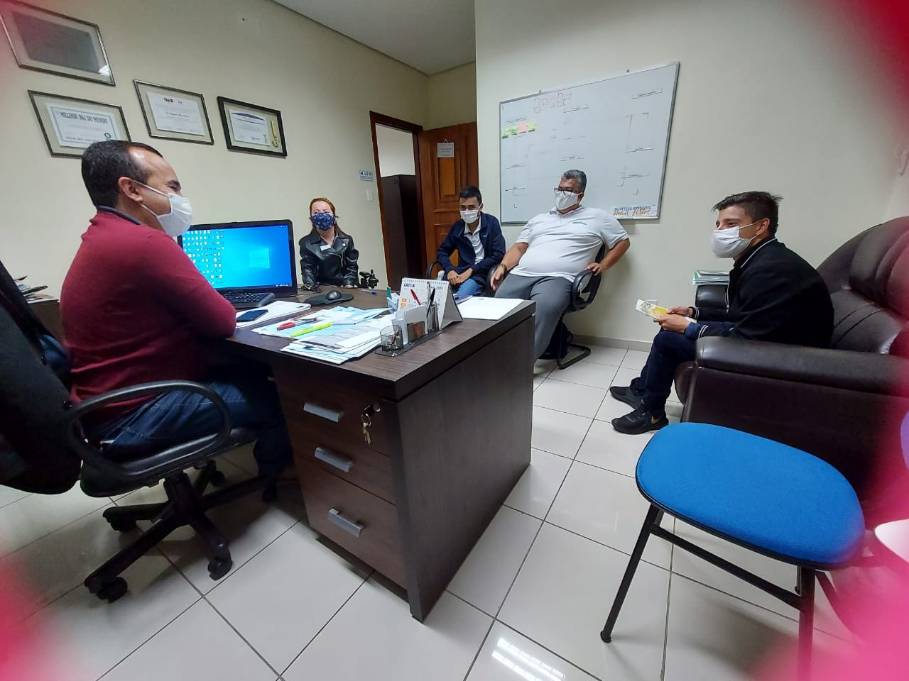 Imagem 4 da notícia: 1º Secretário da Câmara recebe representantes da Associação Deficientes em Movimento – DEMOV