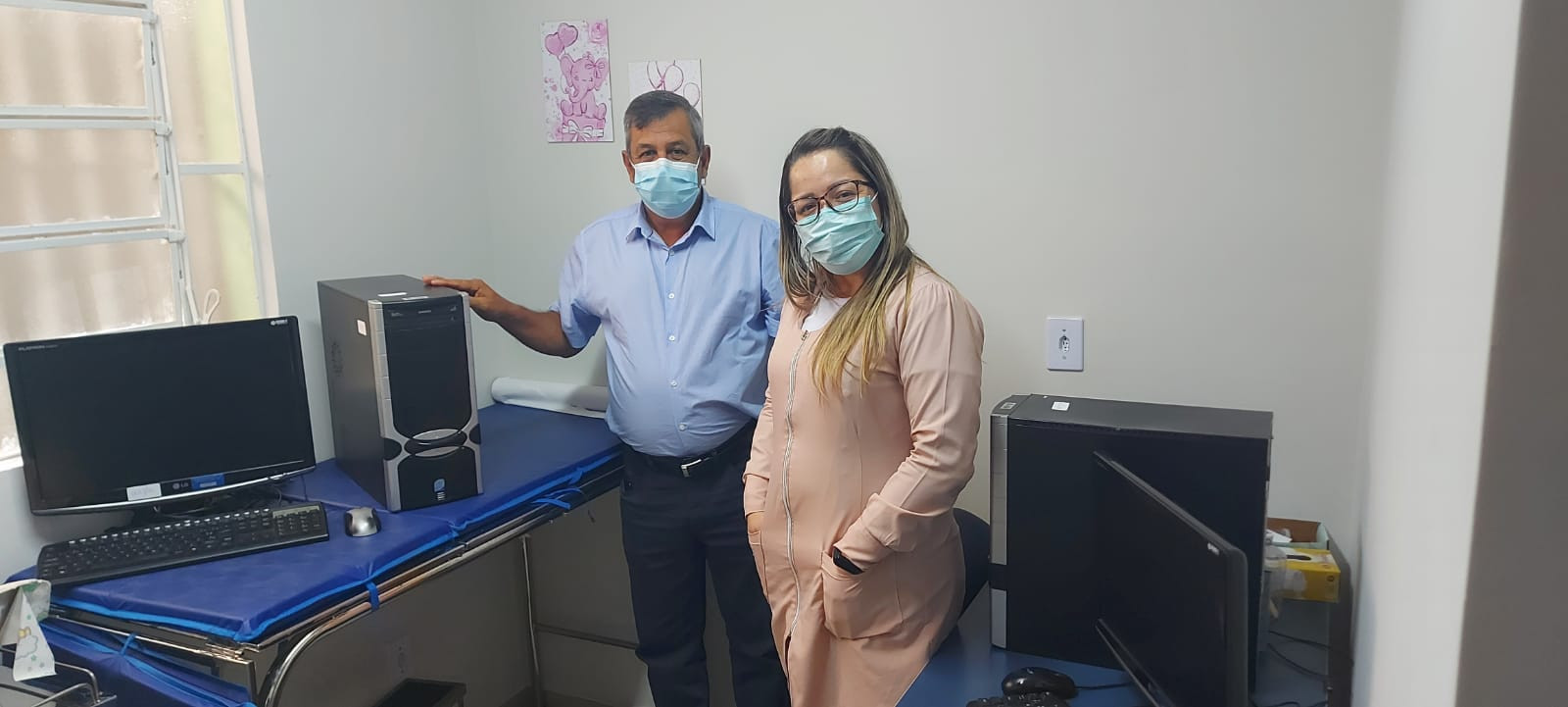 Imagem 1 da notícia: Vereador acompanha entrega de computadores para UBS