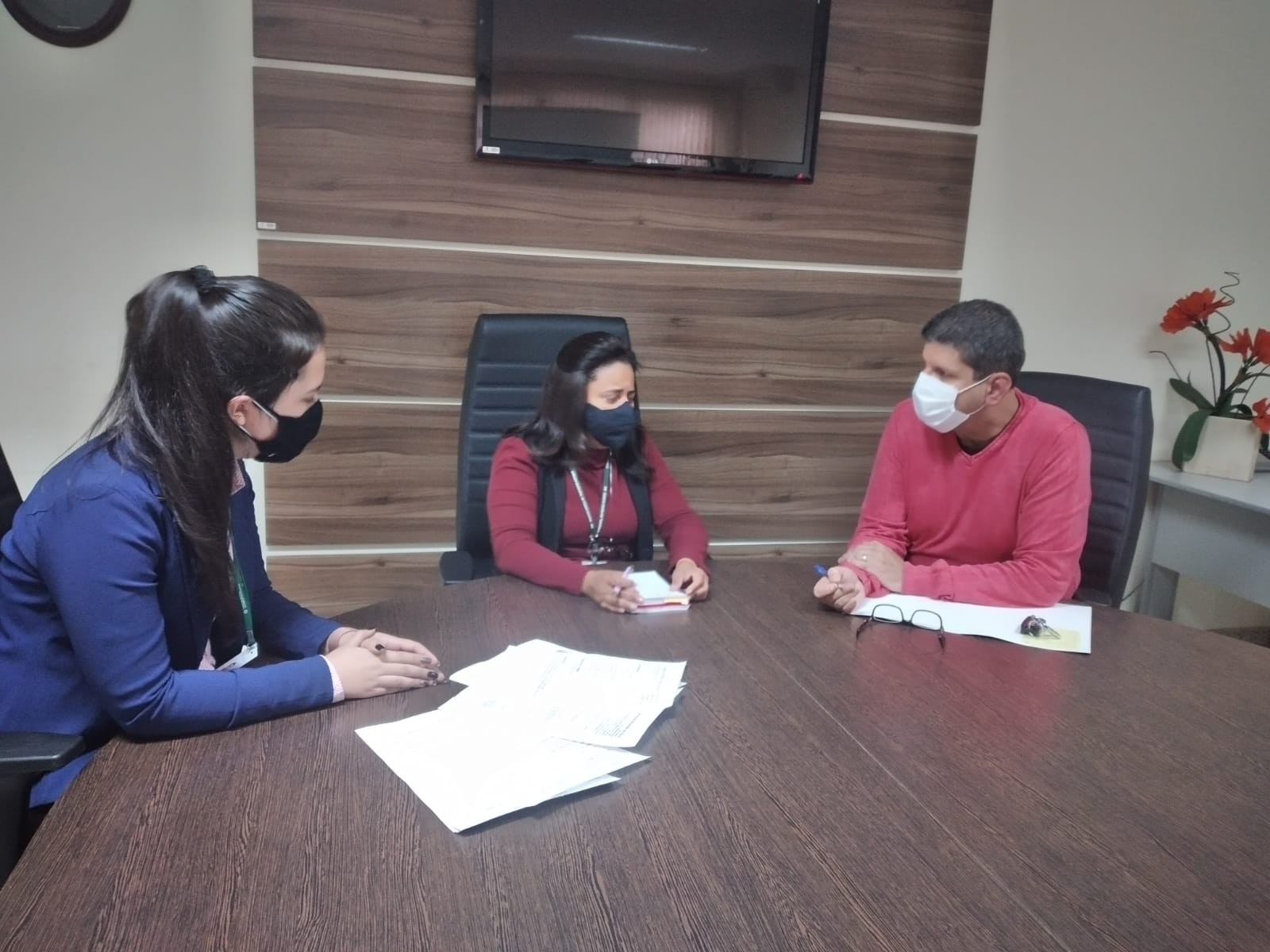 Imagem 1 da notícia: CAC recebe representantes da FUVS e reforça parceria na captação de currículos