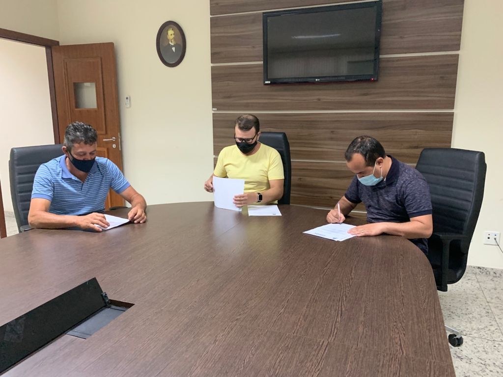 Imagem 1 da notícia: Comissão de Administração Financeira e Orçamentária emite parecer para projetos que devem estar na pauta dessa terça (24).