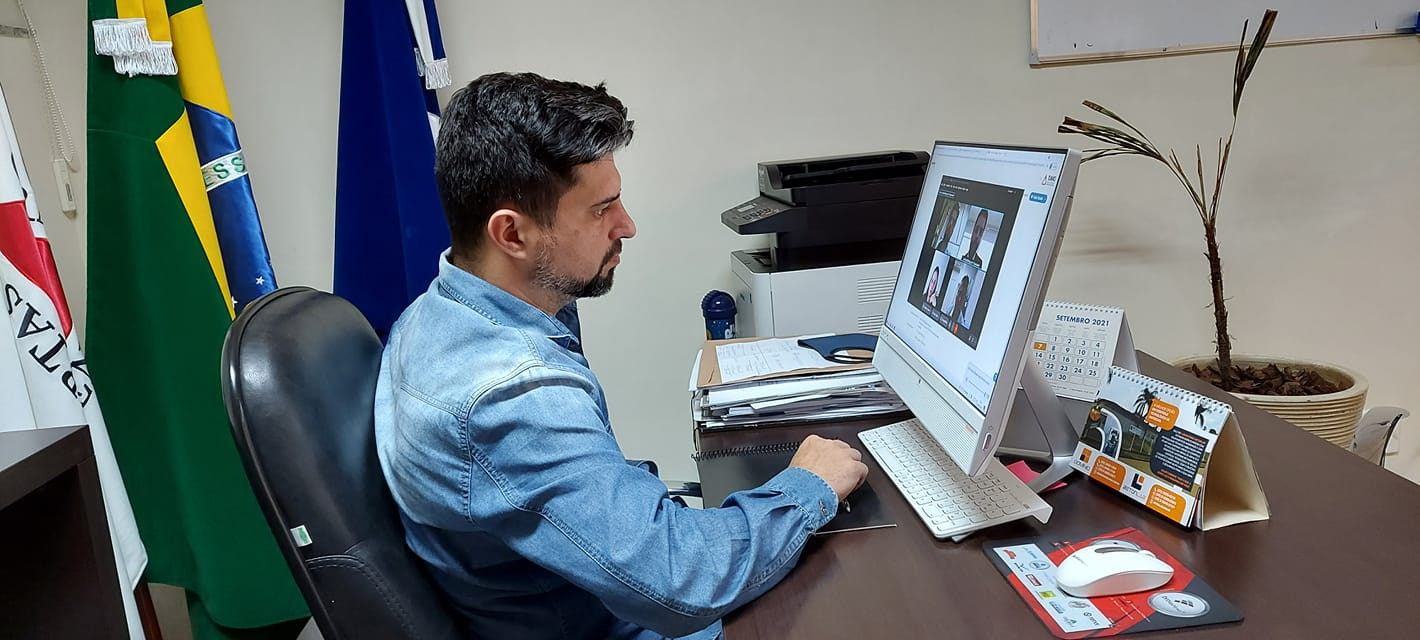 Imagem 1 da notícia: Presidente participa de comissão designada para realizar a escolha do agraciado com a Medalha Desembargador Hélio Costa