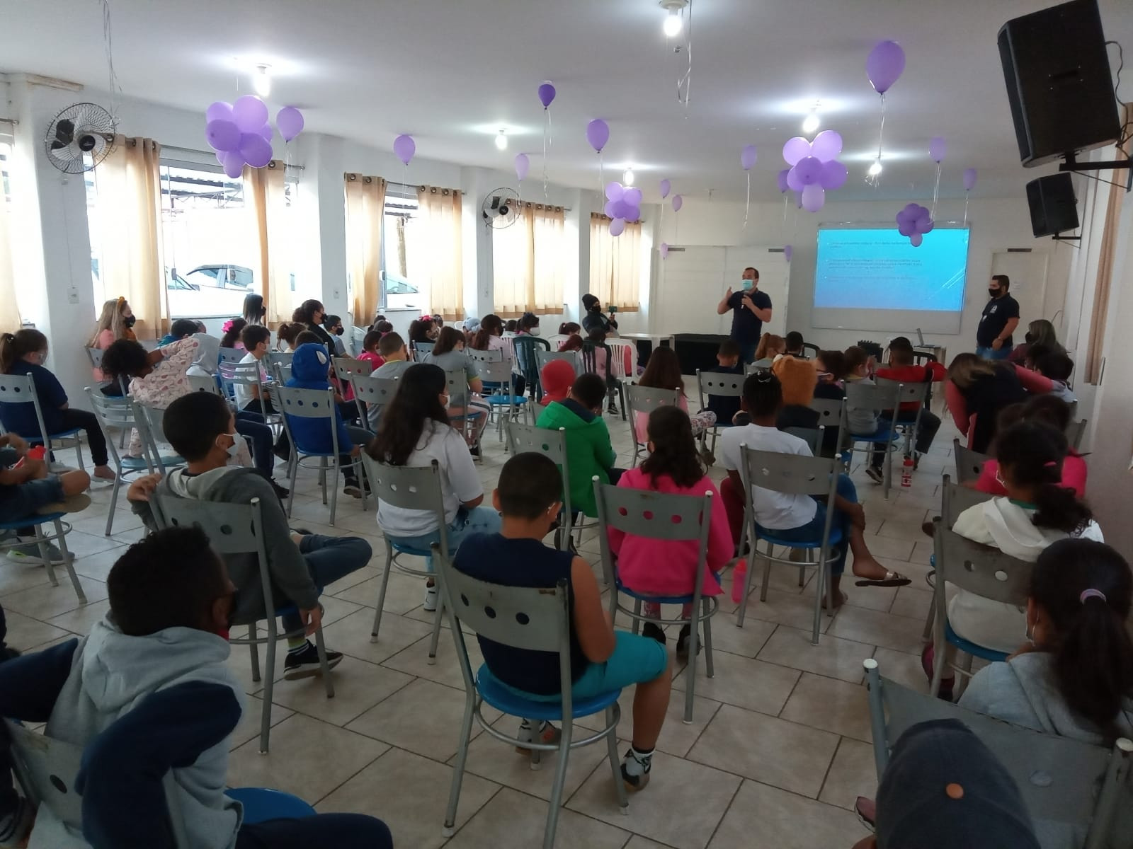 Imagem 1 da notícia: 1º Secretário da Câmara ministra aula em semana das vocações promovida pelo Educandário