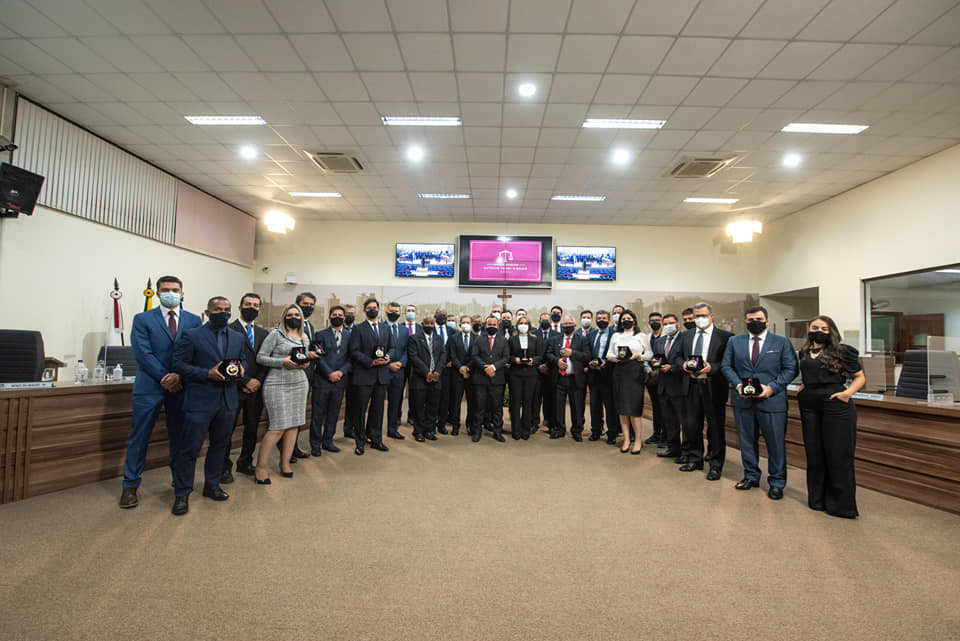 Imagem 1 da notícia: *Comenda AntônioTadeu Ribeiro é entregue na Câmara*