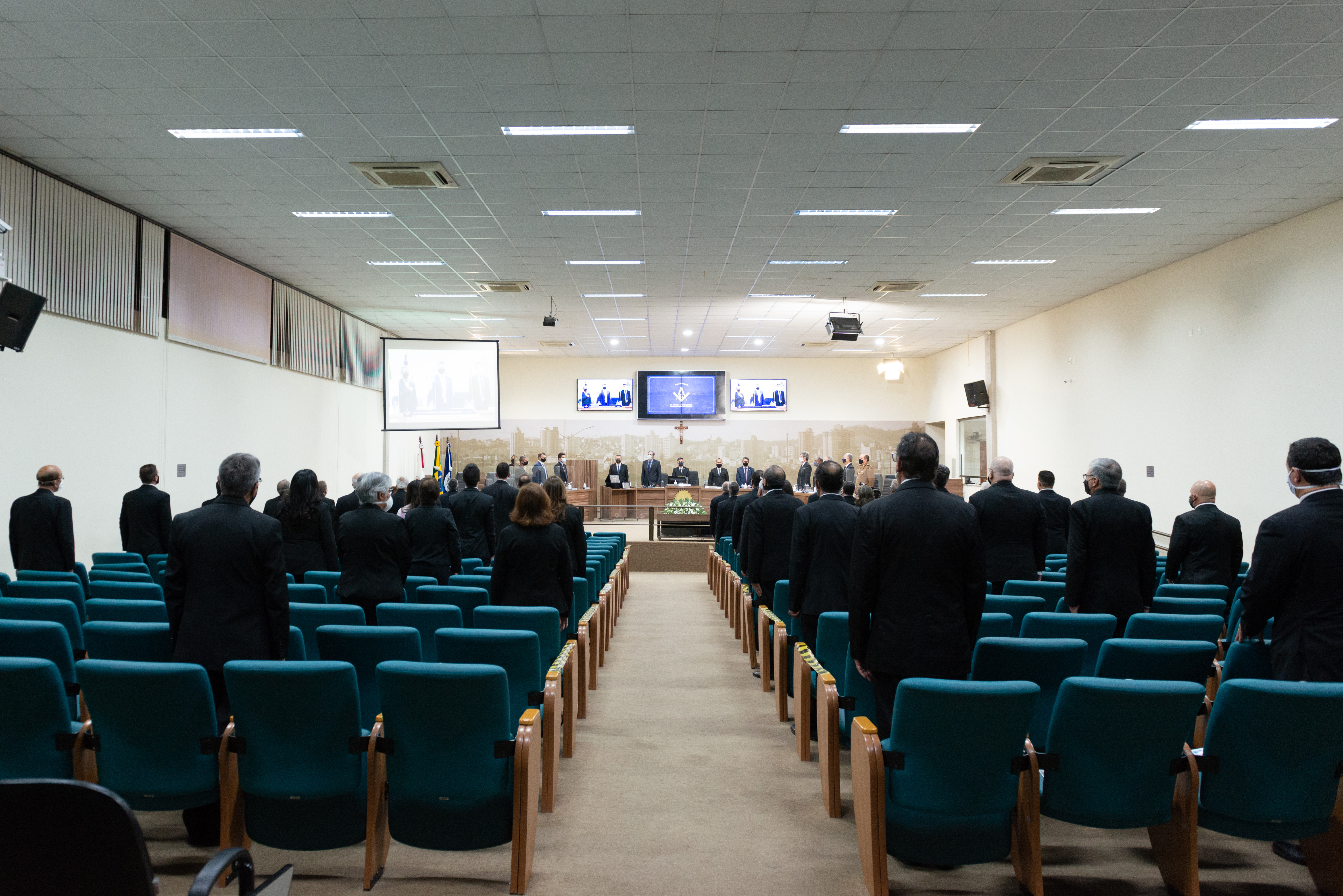 Imagem 5 da notícia: Sessão Especial presta homenagem aos 90 anos da Loja Maçônica Fraternidade Sul Mineira de Pouso Alegre