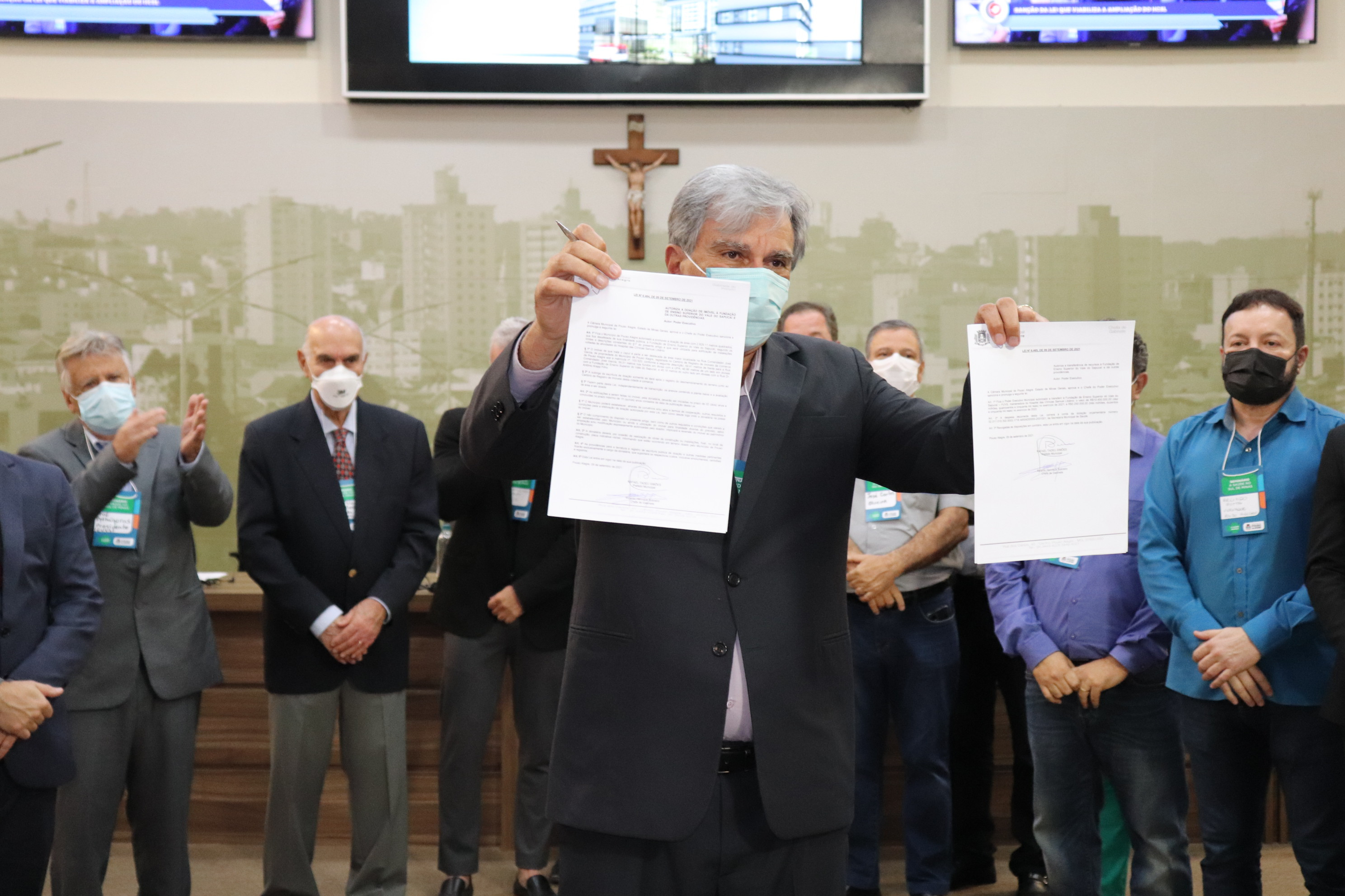 Imagem 1 da notícia: Após aprovadas na Câmara, Prefeito sanciona Leis que vão permitir a ampliação do HCSL com construção de prédio dedicado ao tratamento do câncer