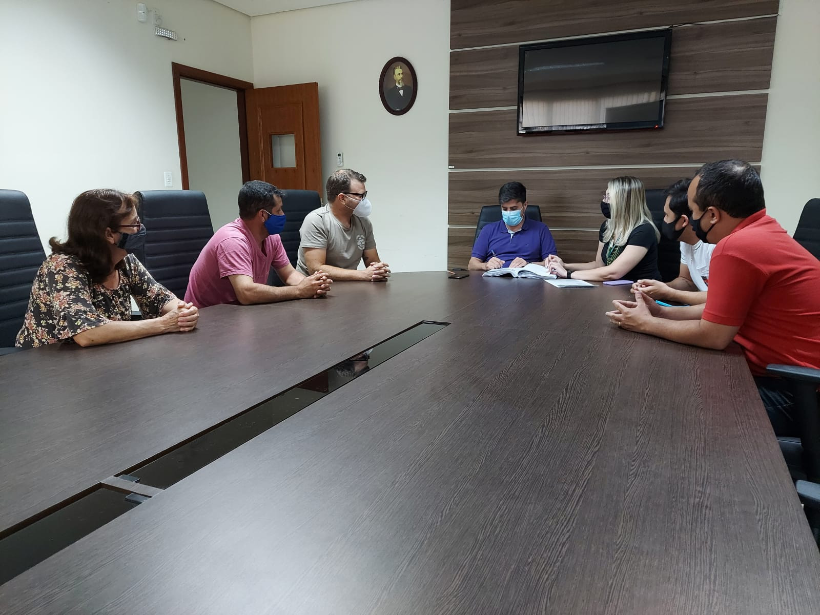 Imagem 1 da notícia: Feirantes são recebidos na Câmara