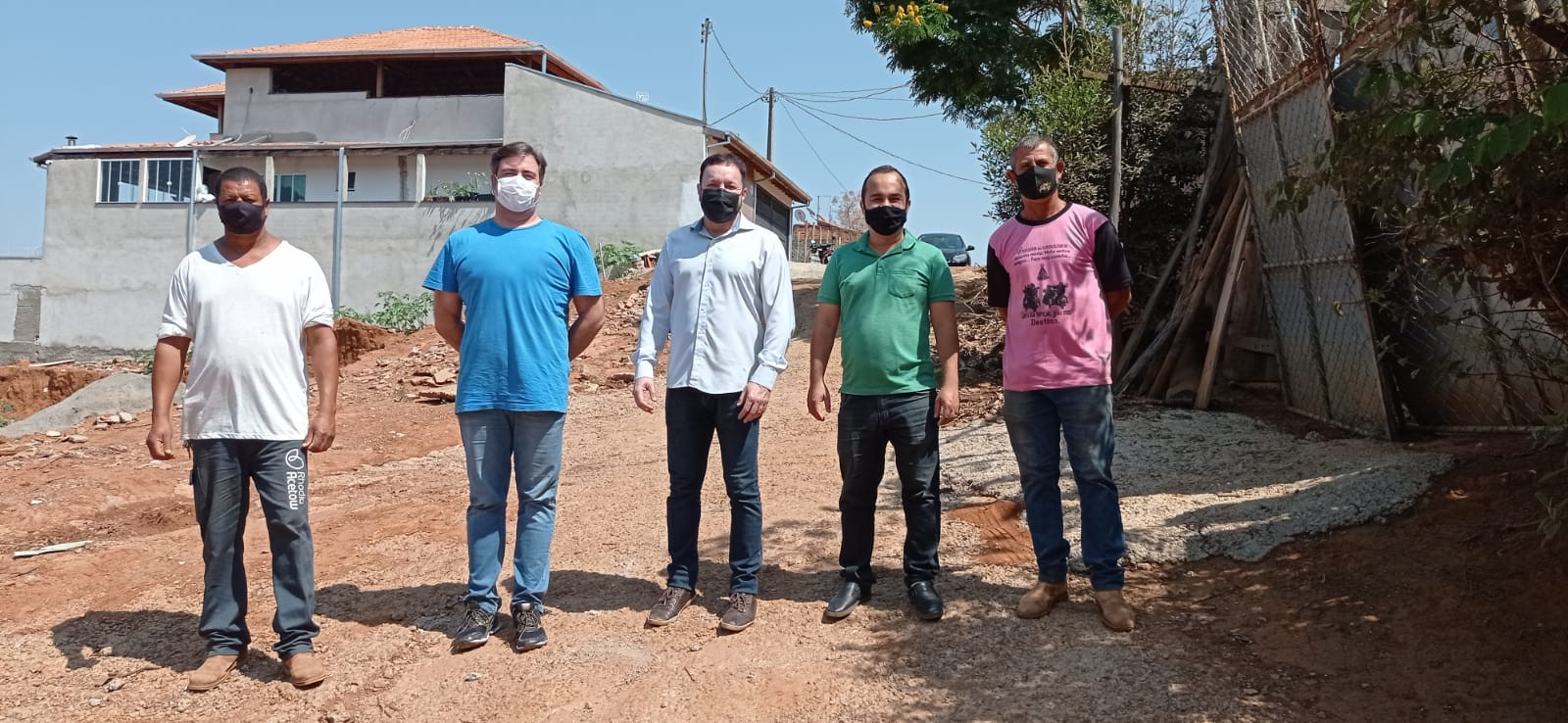 Imagem 1 da notícia: Vereadores visitam bairro “Clube Recreativo Estância Vergani”