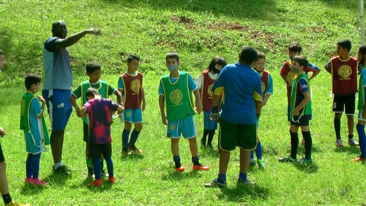 Imagem 5 da notícia: Vereador acompanha ação desenvolvida por voluntários neste sábado