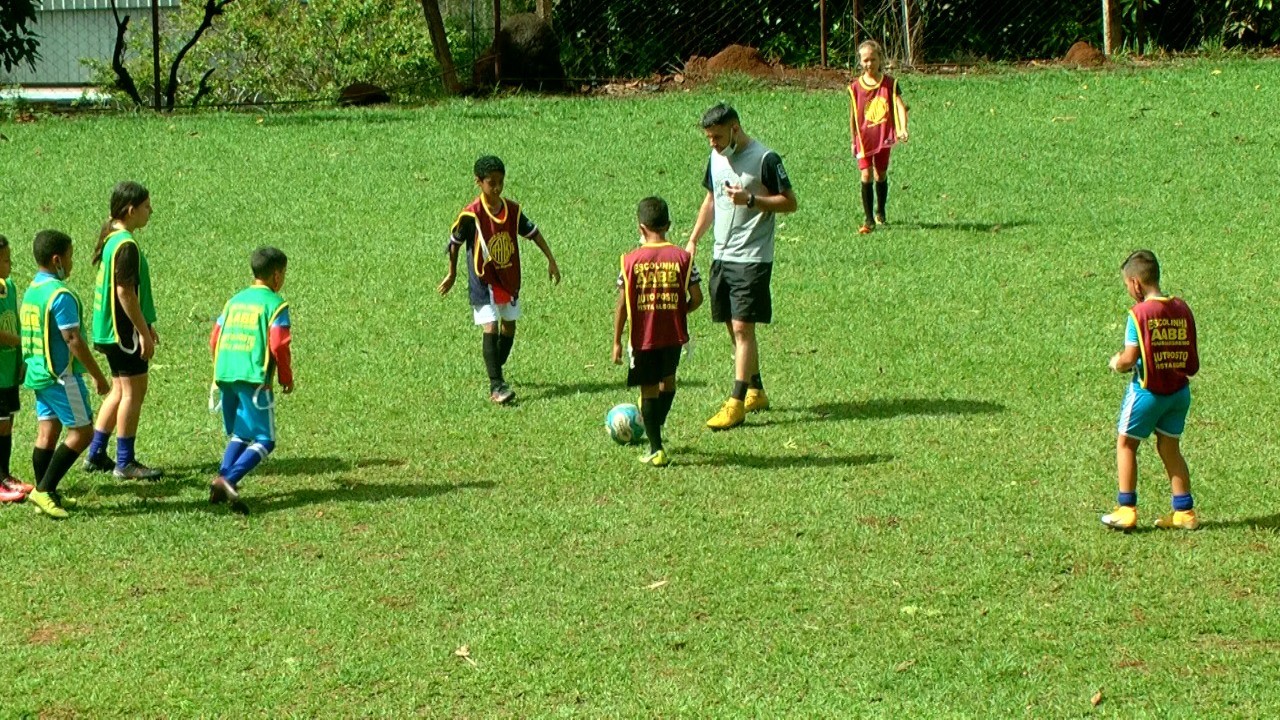 Imagem 1 da notícia: Vereador acompanha ação desenvolvida por voluntários neste sábado
