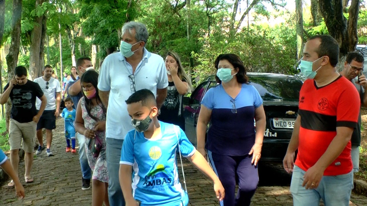 Imagem 6 da notícia: Vereador acompanha ação desenvolvida por voluntários neste sábado