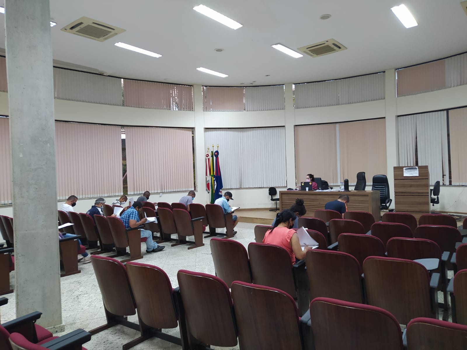 Imagem 1 da notícia: Candidatos que passaram por capacitação do CAC, fazem entrevista para vagas em Área Logística