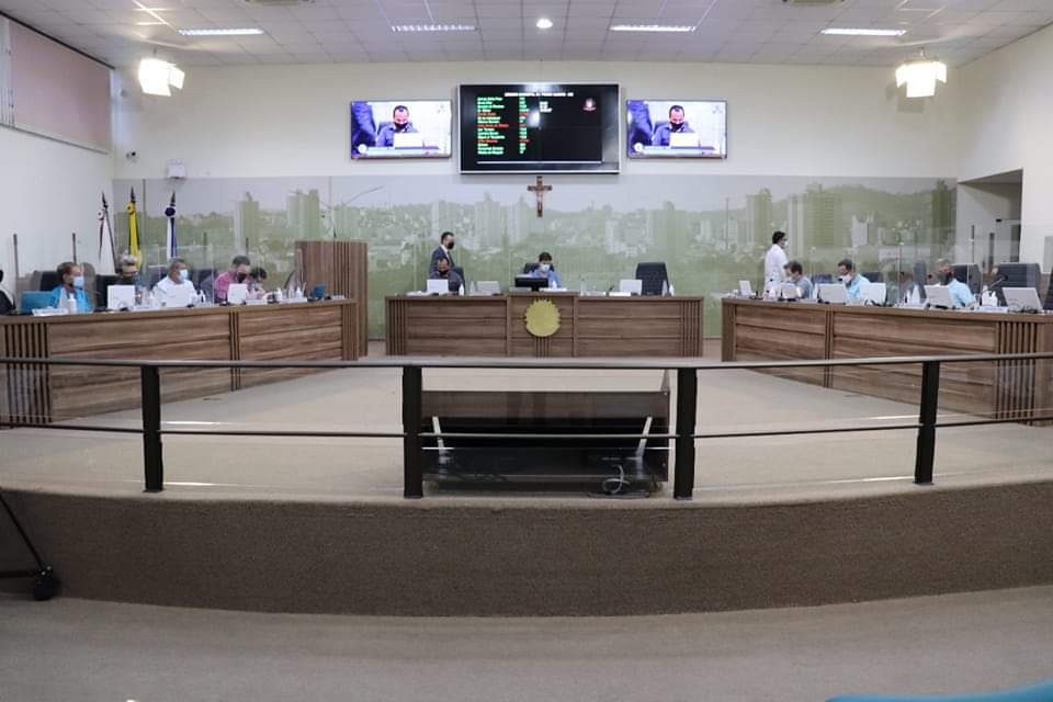 Imagem 1 da notícia: *Vereadores proíbem aos profissionais de saúde o uso de jaleco em bares e restaurantes*