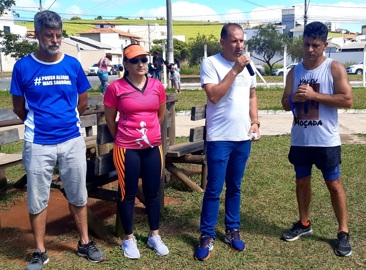 Imagem 1 da notícia: Pista de atletismo do Manduzão ganha nome de Célio Rodrigues de Lima, por indicação de vereador