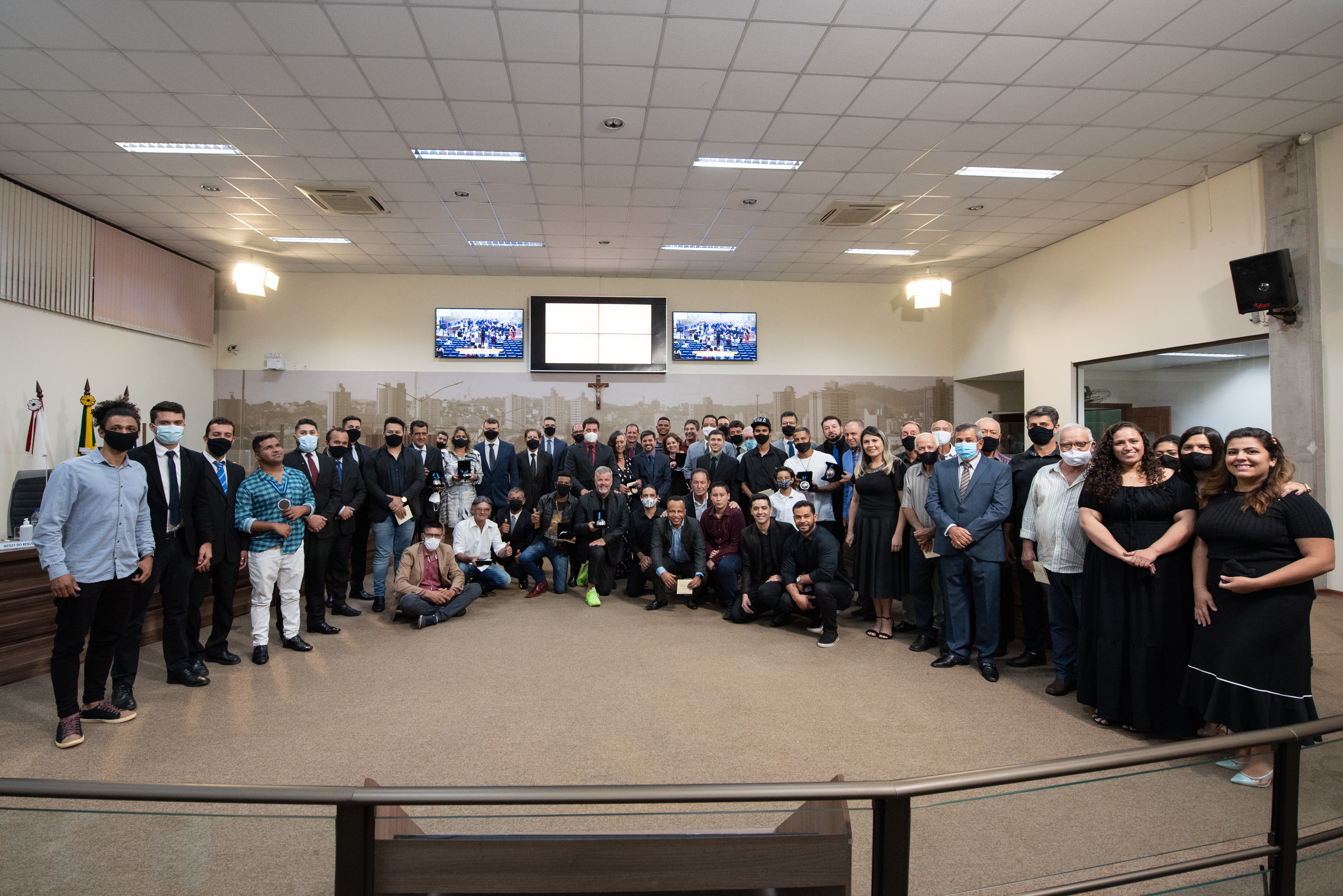 Imagem 1 da notícia: Câmara realiza entrega da Comenda Nonô e Naná