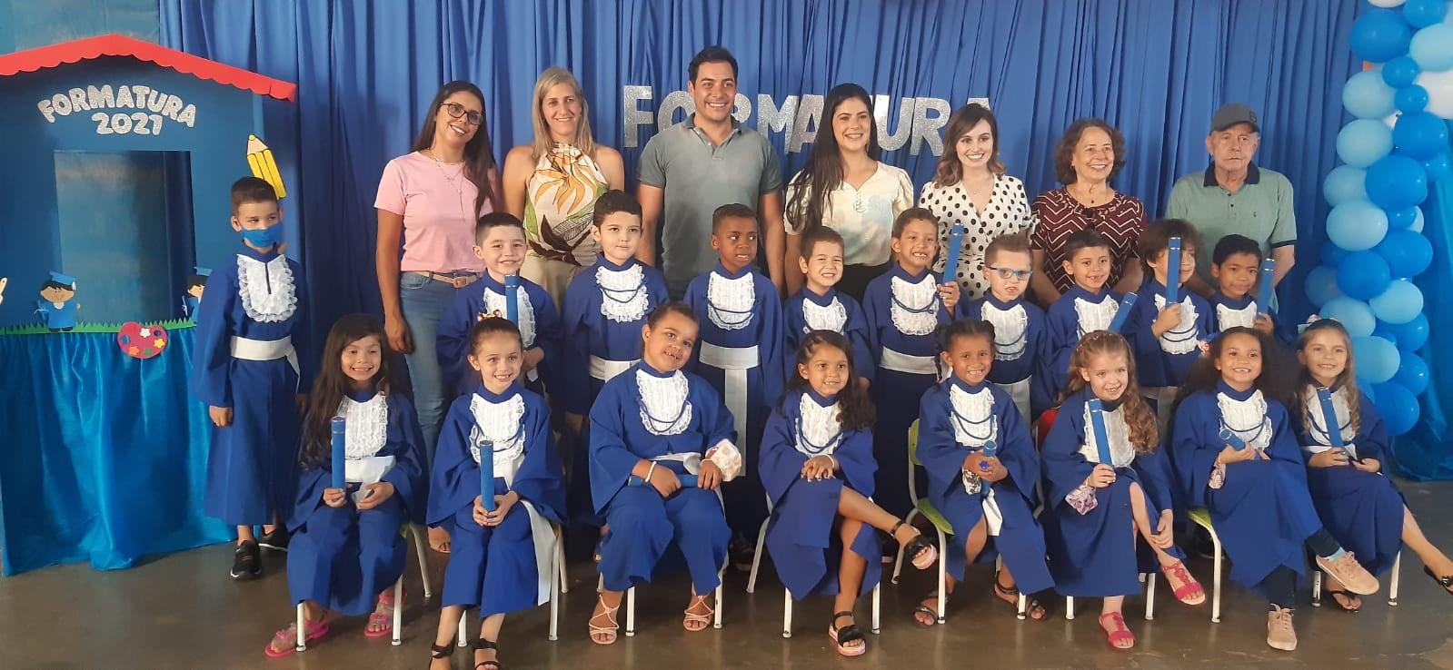 Imagem 3 da notícia: Vereador participa de formatura no Centro Infantil Mário Pagliarini