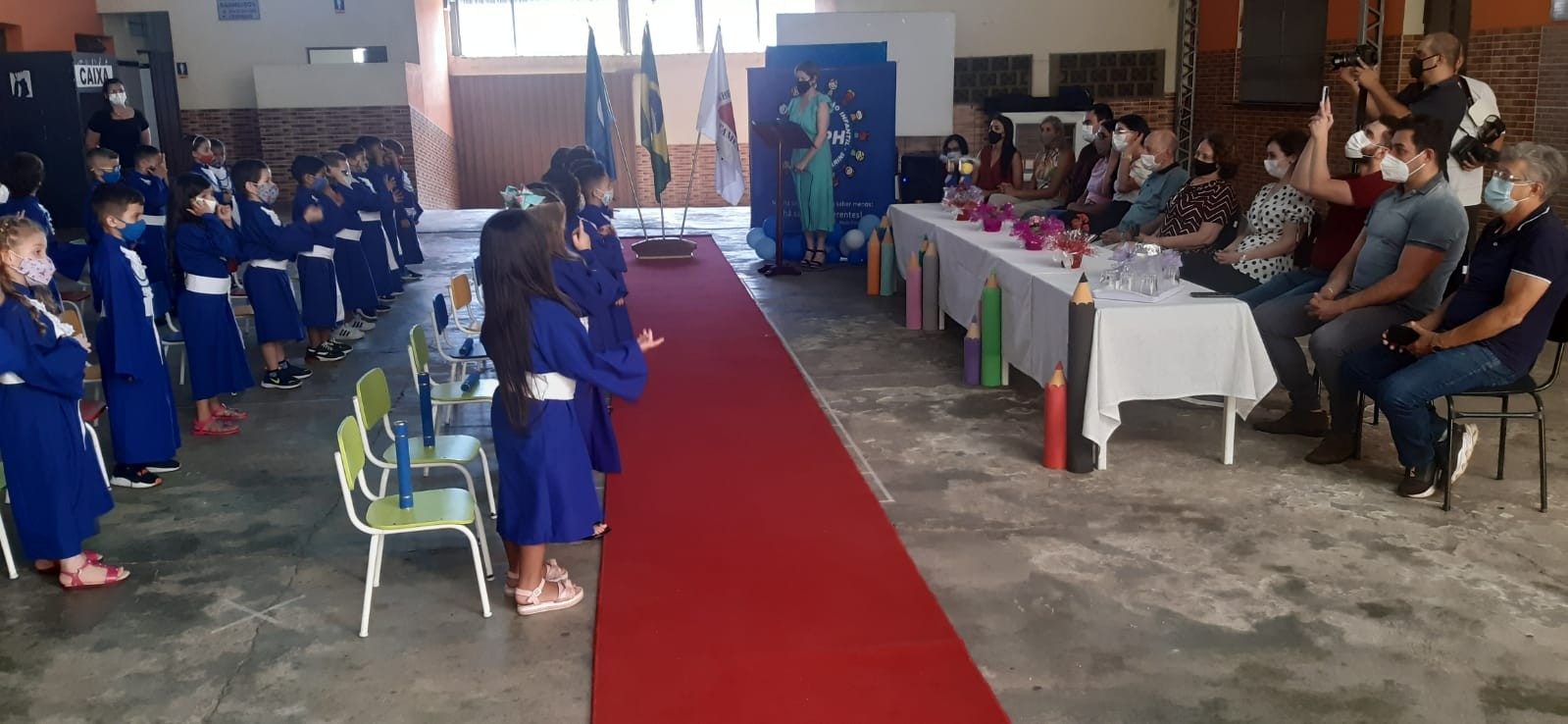 Imagem 2 da notícia: Vereador participa de formatura no Centro Infantil Mário Pagliarini