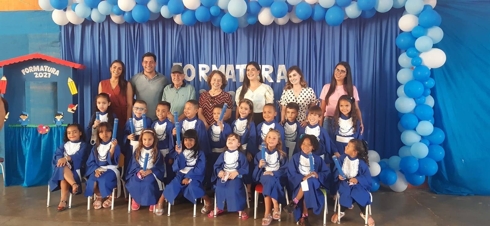 Imagem 1 da notícia: Vereador participa de formatura no Centro Infantil Mário Pagliarini
